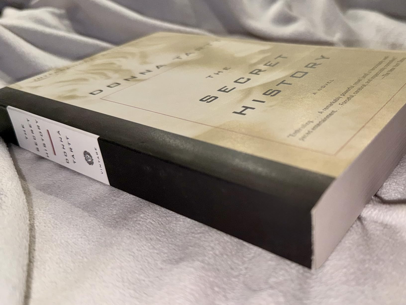 The Secret History: A Novel (Vintage Contemporaries) customer photo 2