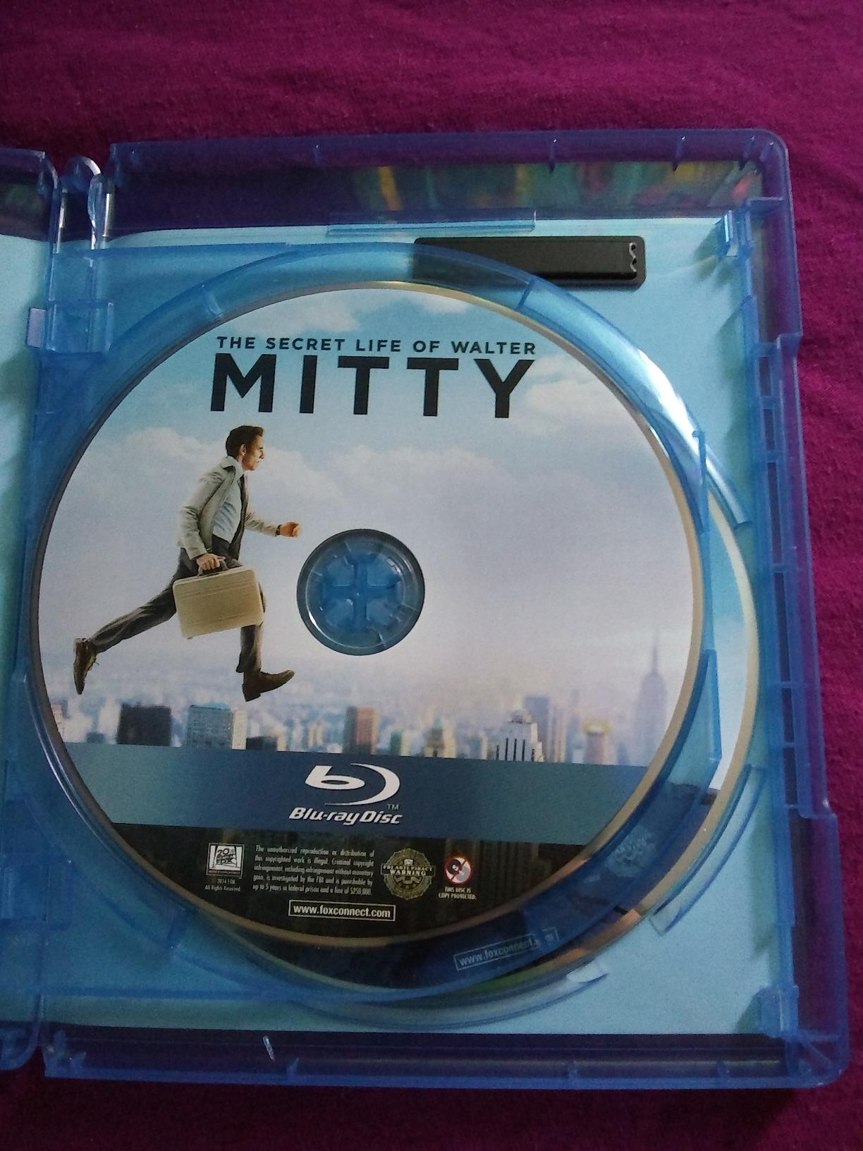 The Secret Life of Walter Mitty [Blu-Ray + DVD + Digital HD] customer photo 2