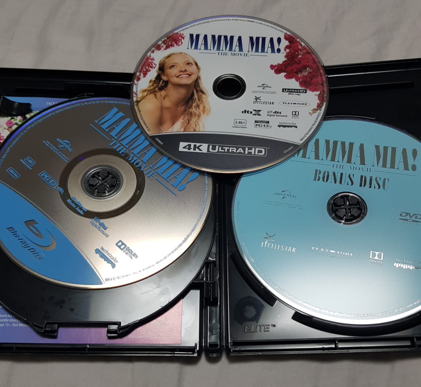 Mamma Mia! The Movie [Blu-ray] customer photo 1