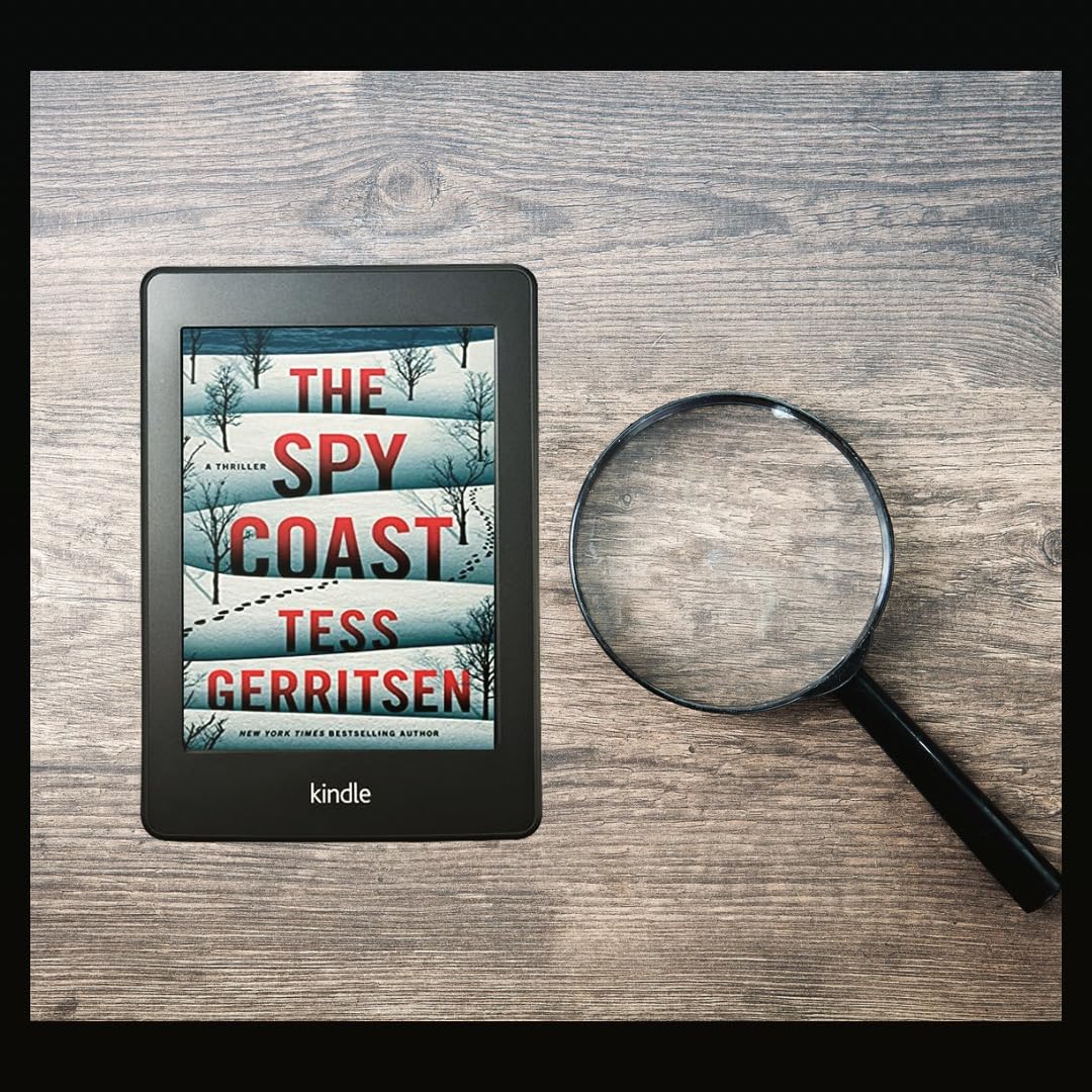 The Spy Coast: A Thriller (The Martini Club, Book 1) customer photo 2