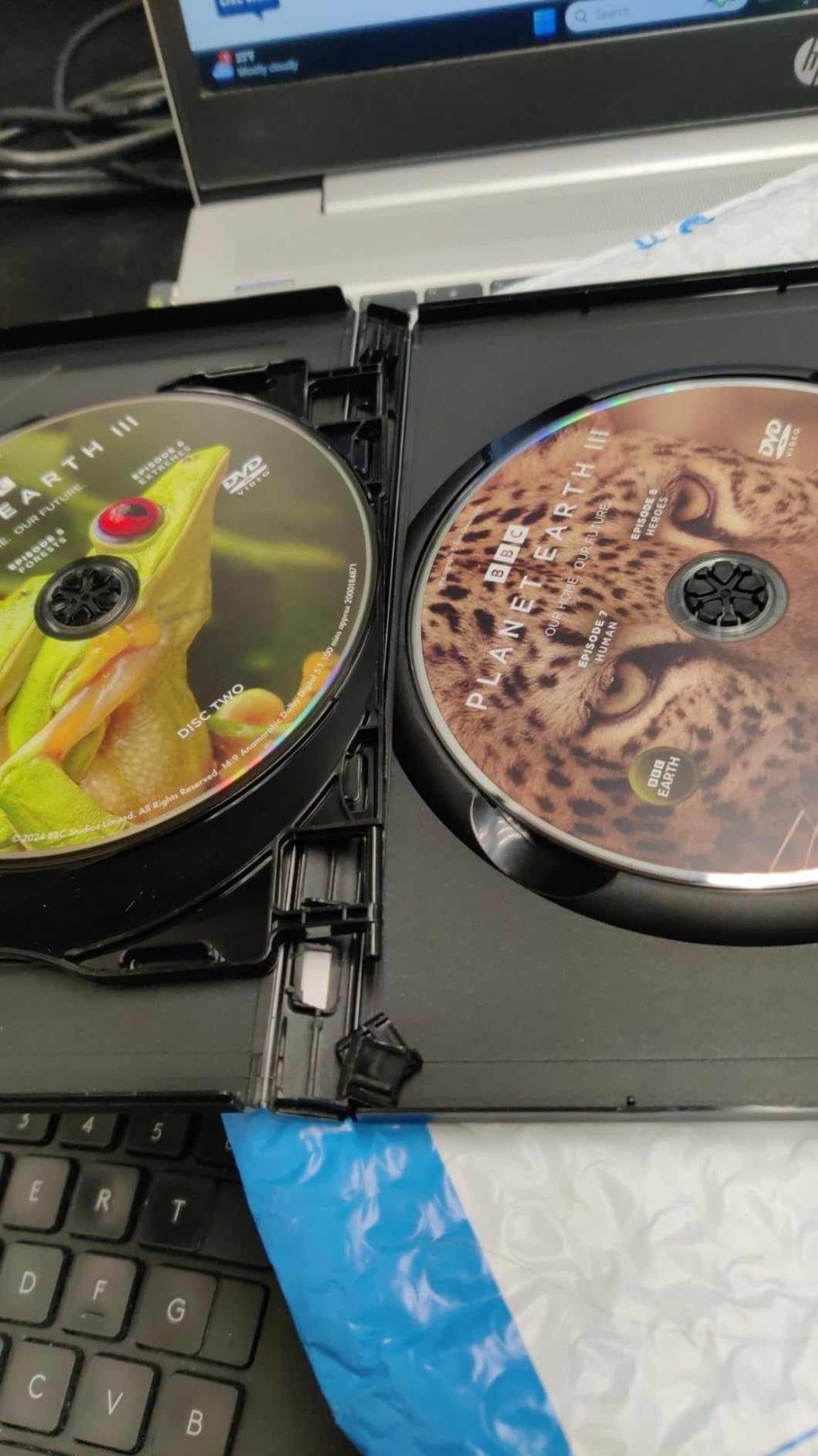 Planet Earth III (4K Ultra HD + Blu-ray) customer photo 1