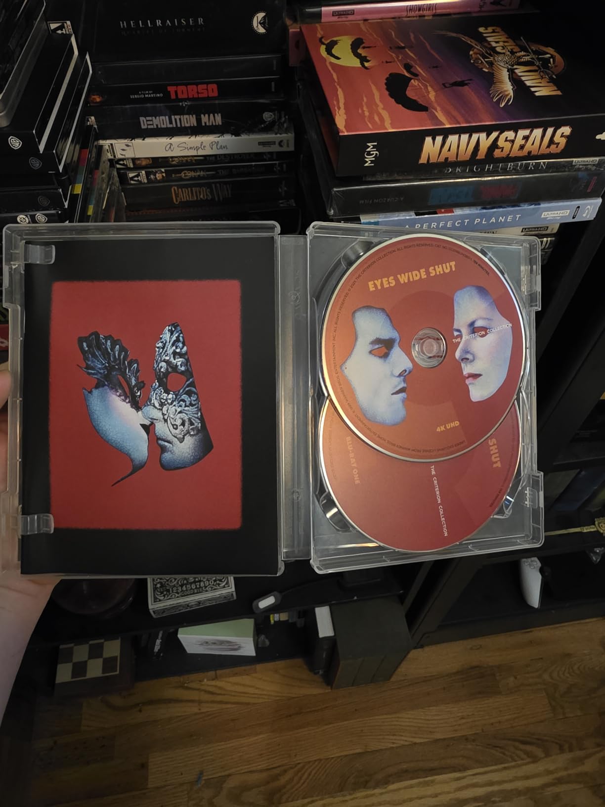 Eyes Wide Shut (The Criterion Collection) [Blu-ray] customer photo 1