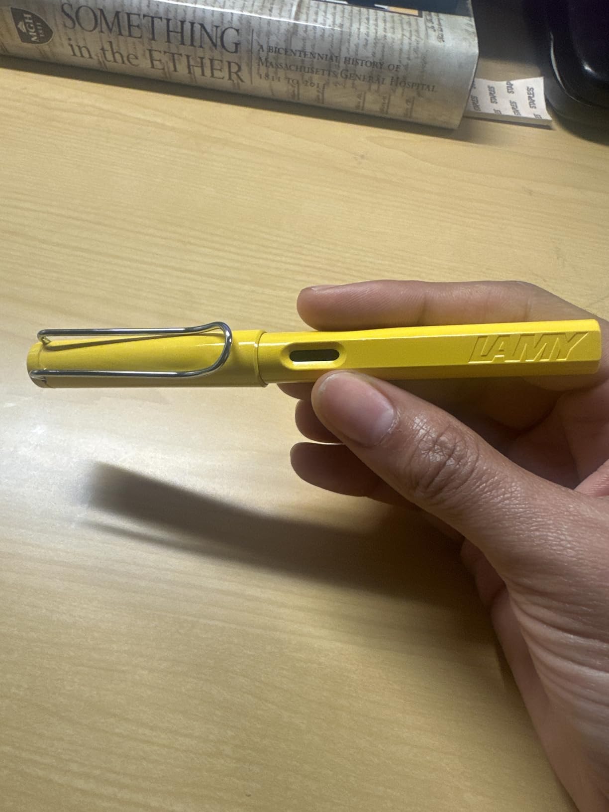 LAMY safari yellow - Fountain Pen with ergonomic grip & polished steel nib in size M - ideal for any Writing & Calligraphy - including LAMY T 10 blue cartridge - Right-Handed customer photo 1