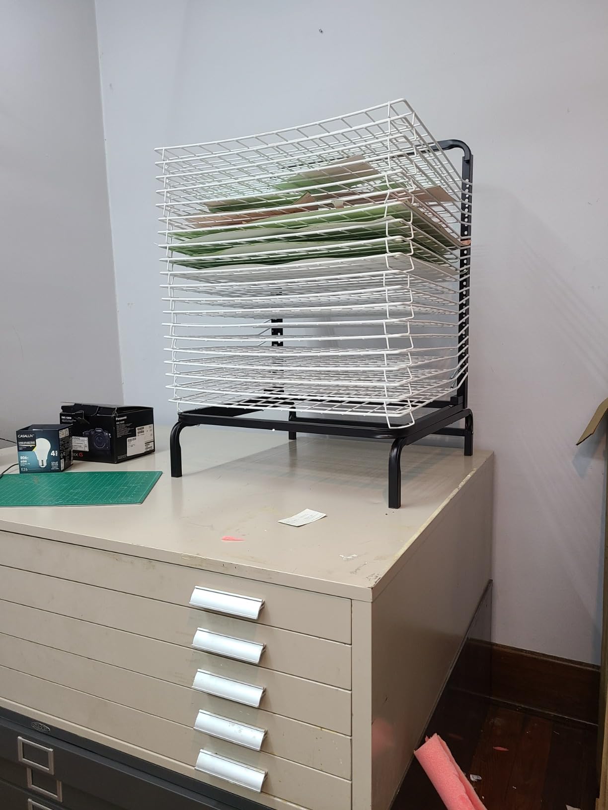 Creative Mark Stack N Dry Floor Art Drying Rack, Mobile Art Rack Stand on Wheels with 20 Coated Metal Spring-Loaded Shelves customer photo 1