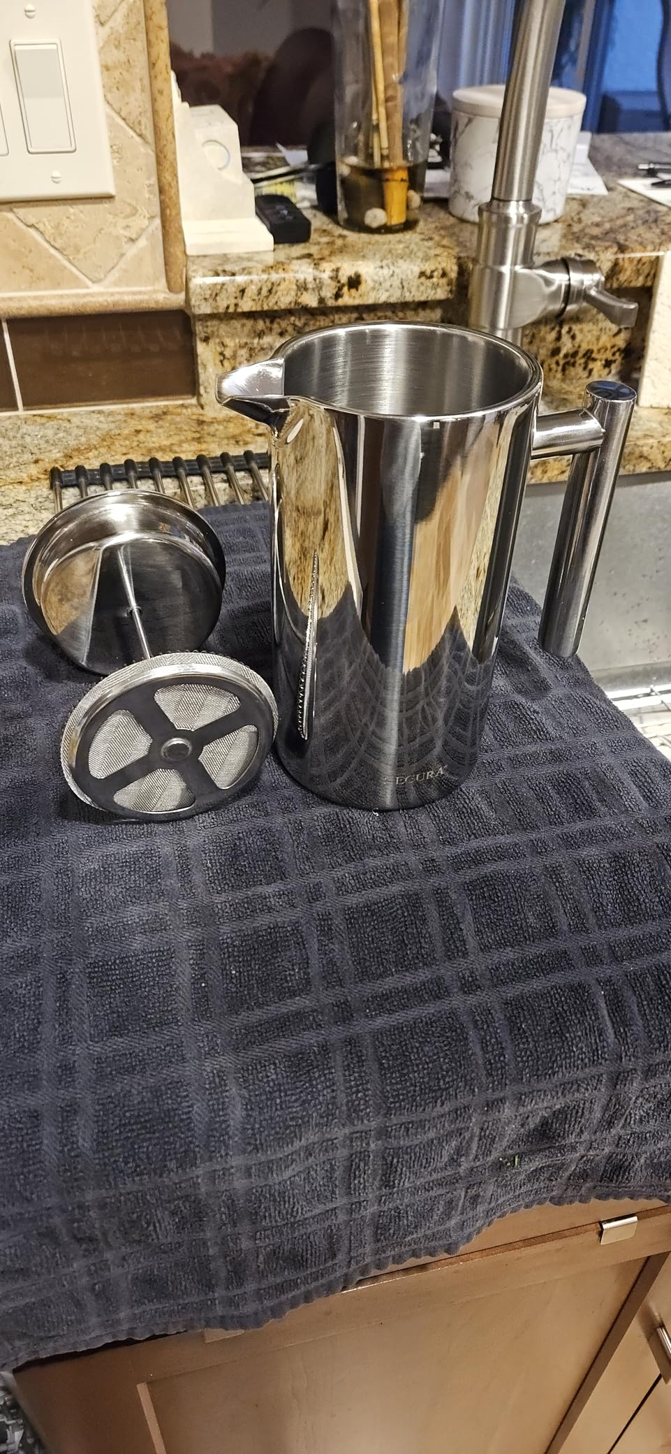 Secura French Press Coffee Maker, 304 Grade Stainless Steel Insulated Coffee Press with 2 Extra Screens, 34oz (1 Litre), Silver customer photo 1