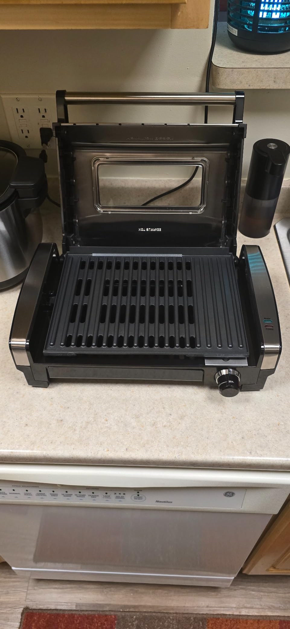 Hamilton Beach Electric Indoor Searing Grill with Viewing Window & Adjustable Temperature Control to 450F, 118 sq. in. Surface Serves 6, PFAS-Free Removable Nonstick Grate, Stainless Steel customer photo 2