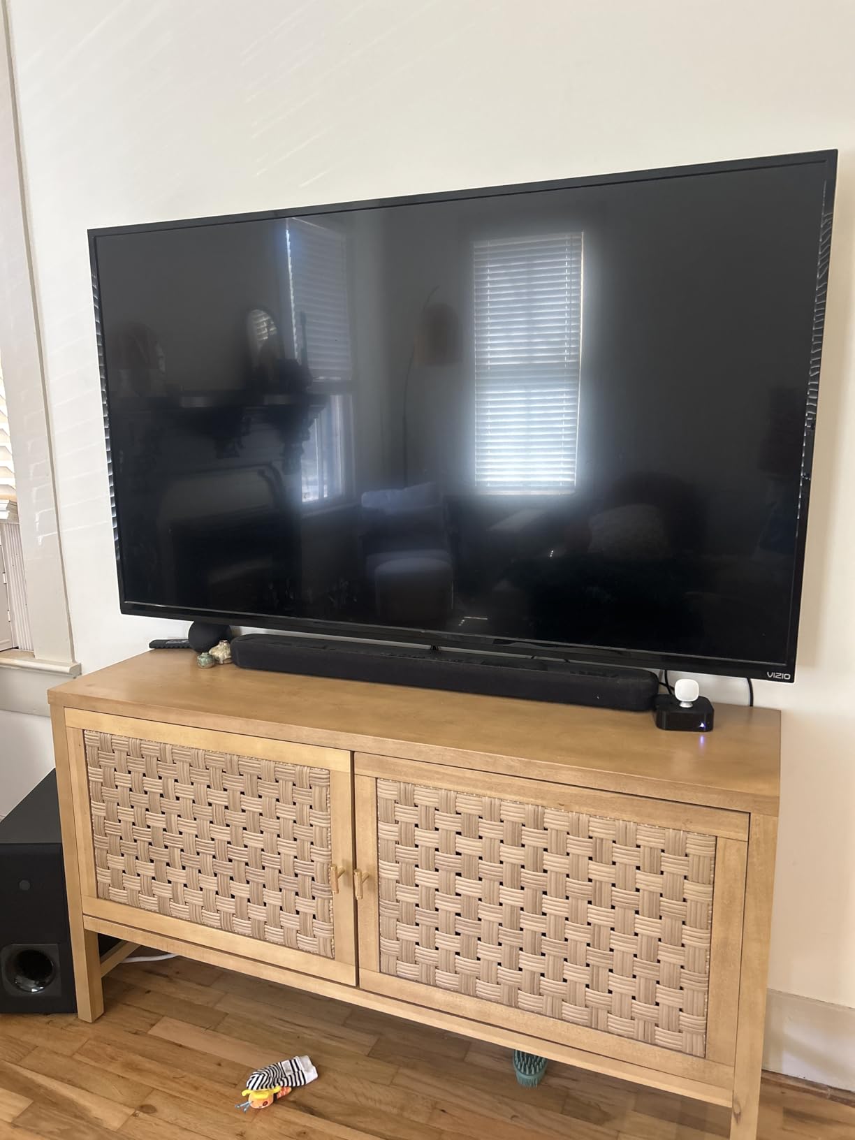 Mounting Dream TV Mount Fixed for Most 42-84 Inch Flat Screen TVs, UL Listed TV Wall Mount Bracket up to VESA 600 x 400mm and 132 lbs - Fits 16