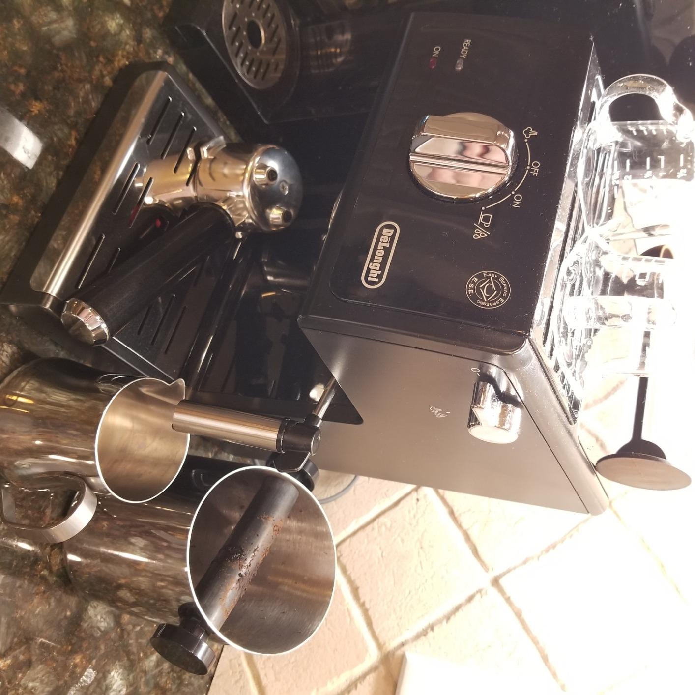 De'Longhi 15 Bar Pump Espresso Machine with Advanced Cappuccino System, Compact Stainless Steel Espresso Maker with Premium Milk Frother for Lattes, Single & Double Espresso, Tamper Included customer photo 2