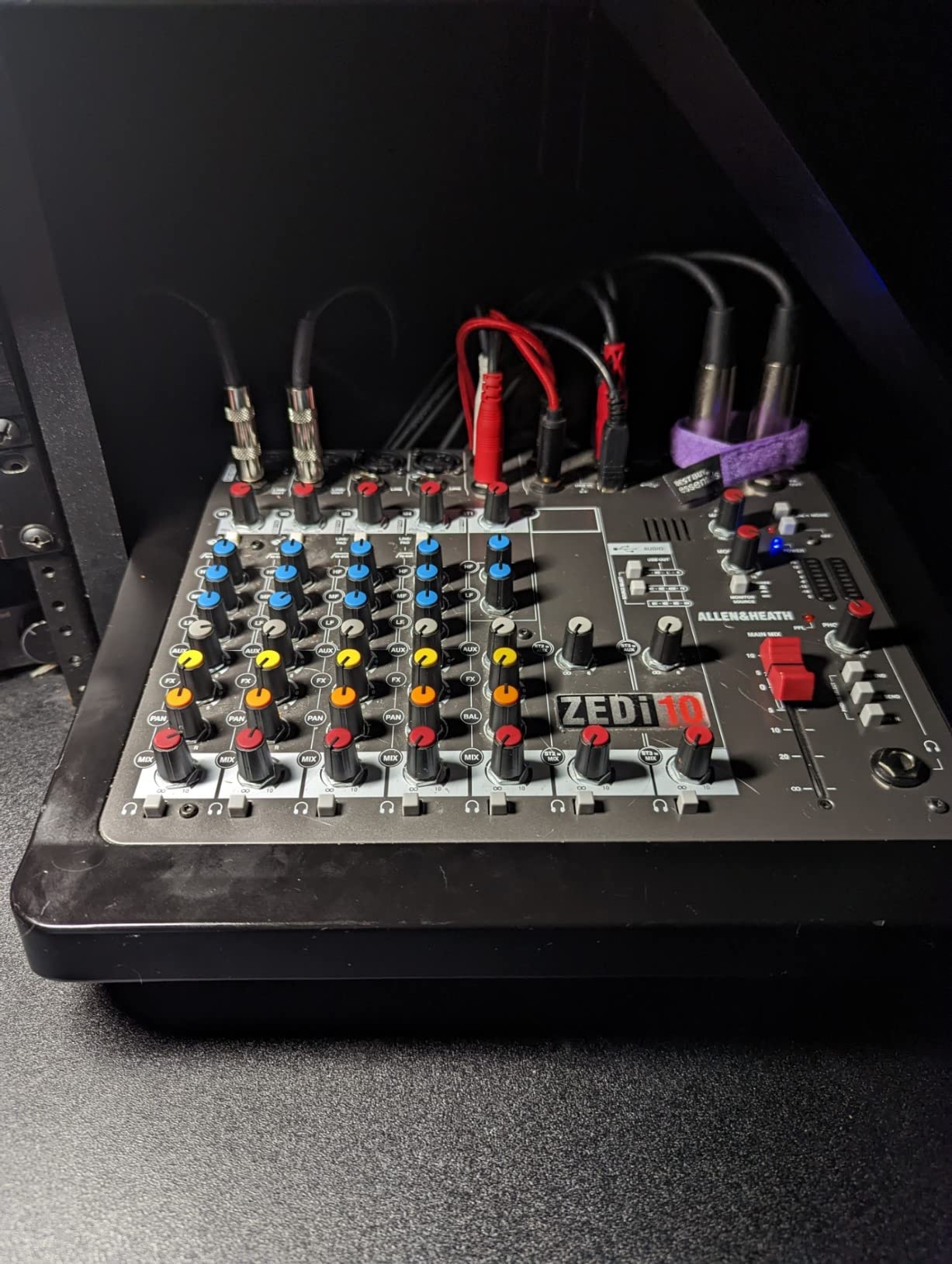 Allen & Heath ZEDi-10 - Compact Hybrid Audio Mixer/4x4 USB Interface customer photo 1