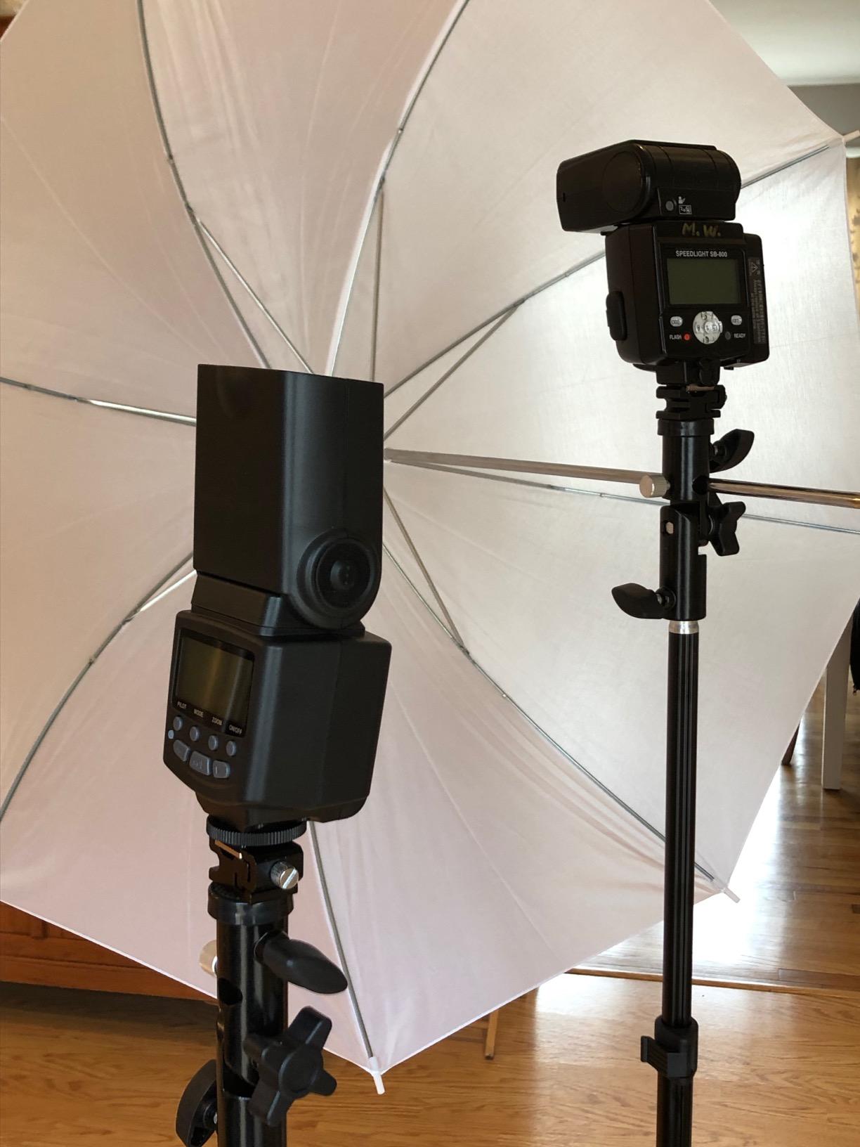 EMART 33 inch Reflective Photography Umbrella,Studio Camera Photographic Props with Adjustable Light Stand,Flash Diffuser for Speedlight(4 Pack) customer photo 2