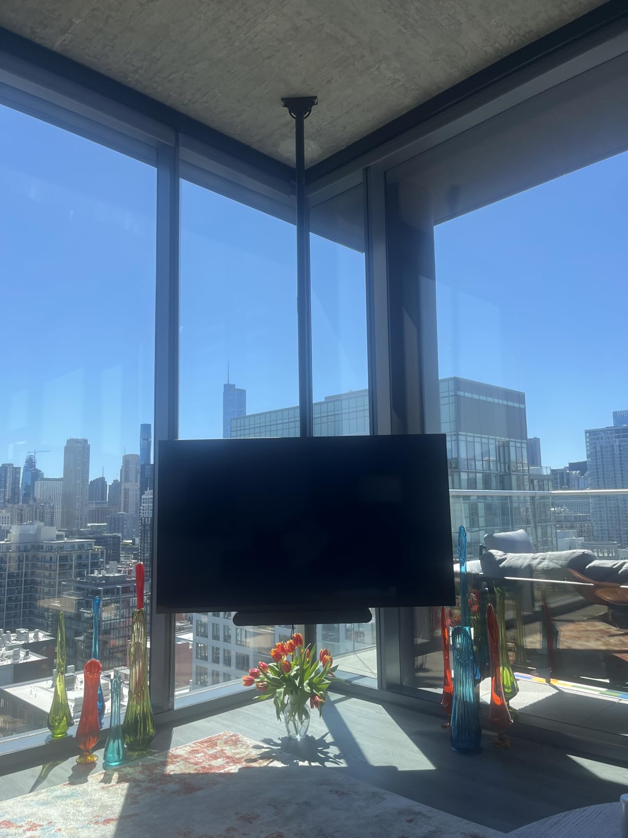 Mount-It! TV Ceiling Mount Bracket, Full Motion 360 Rotation, Fits 32-75 Inch Screens up to 110 lbs, VESA 200x200 to 600x400, Height Adjustable 22-36 Inches, Flat or Vaulted Ceilings, Black (MI-509B) customer photo 1