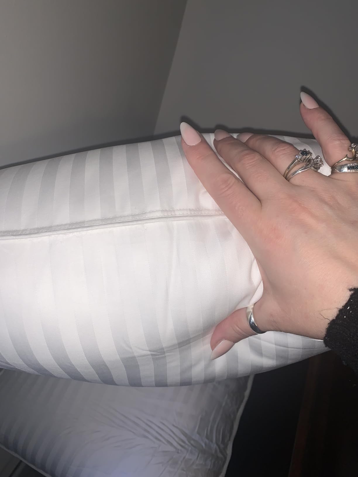 Beckham Hotel Collection Bed Pillows Standard/Queen Size Set of 2 - Original Soft Down Alternative Pillow for Sleeping - Soft Support for Back, Stomach or Side Sleepers customer photo 1