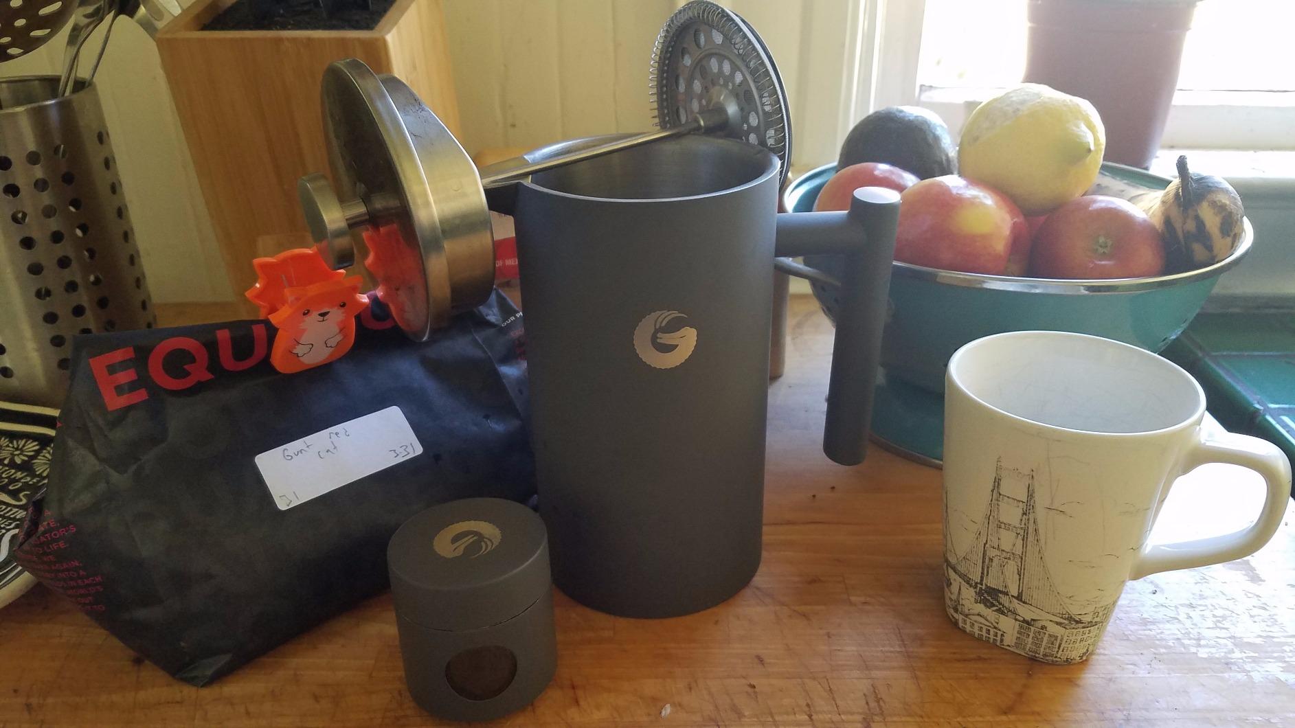 Coffee Gator 304 Grade Stainless Steel French Press Coffee Maker 34 oz, Double Wall Insulated Hot Cold Brew Teapot with 4-Level Filtration System, Include Travel Jar Canister, Kitchen, Gray customer photo 1