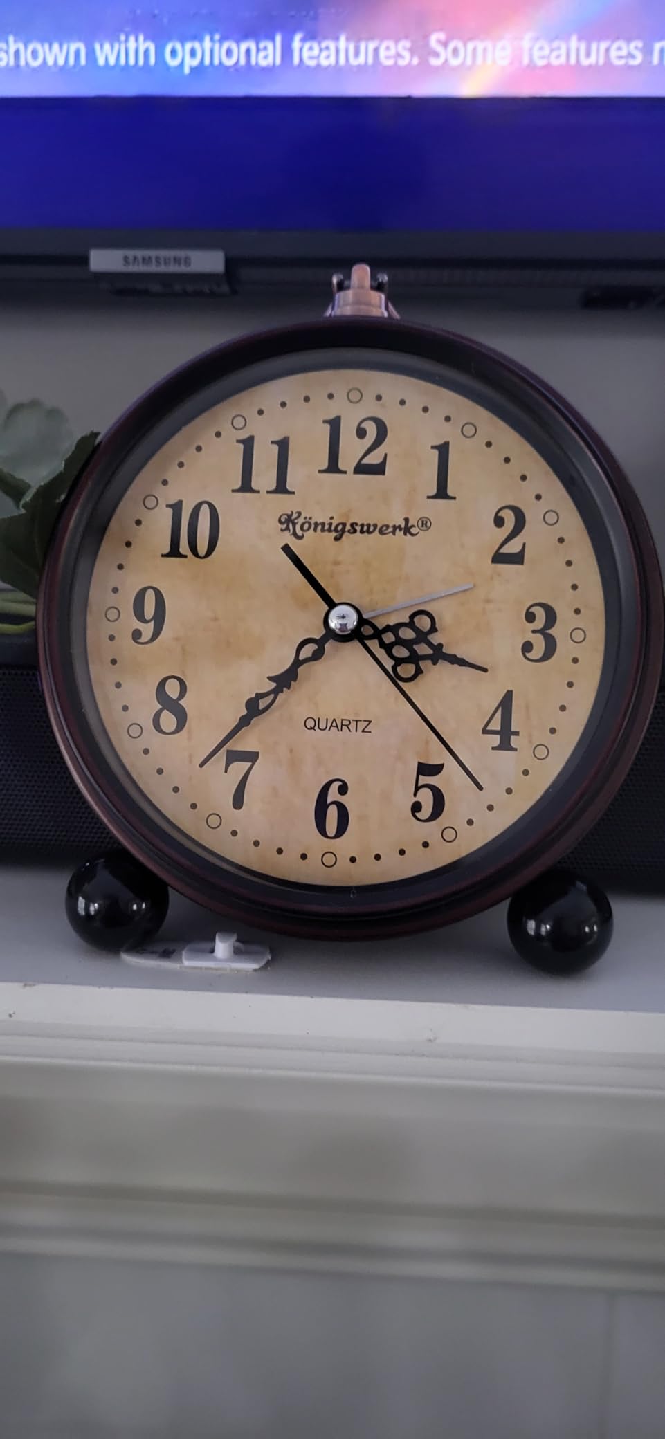 Vintage Analog Alarm Clock, 5.25 inch Small Silent Desk Clock with Night Light, Battery Operated for Table, Bedroom, Bedside, Living Room, Room Decor (Classic) customer photo 1