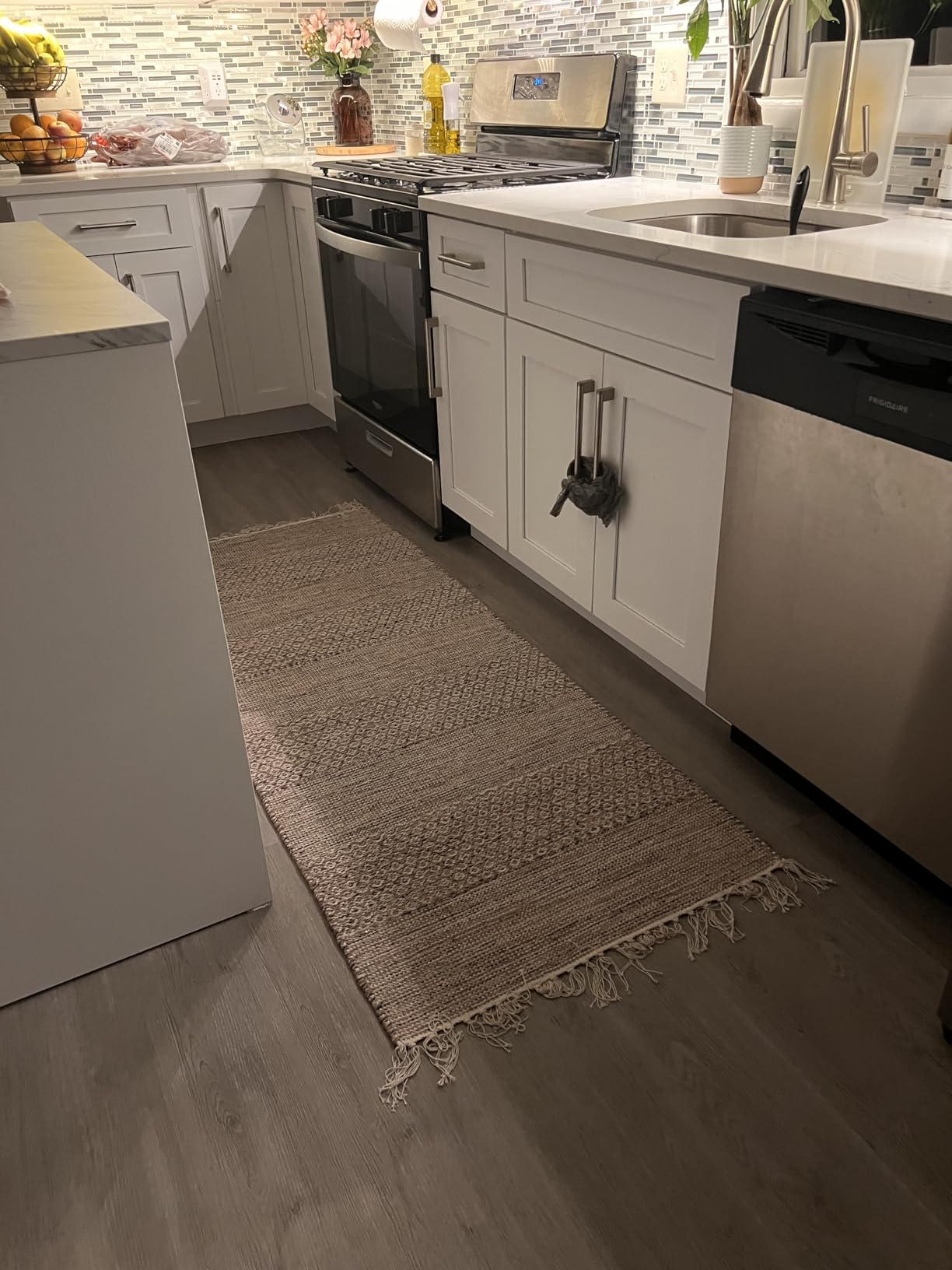 SAFAVIEH Montauk Collection Area Rug - 10' x 14', Ivory & Steel Grey, Handmade Flat Weave Boho Farmhouse Cotton Tassel Fringe, Ideal for High Traffic Areas in Living Room, Bedroom (MTK330M) customer photo 2
