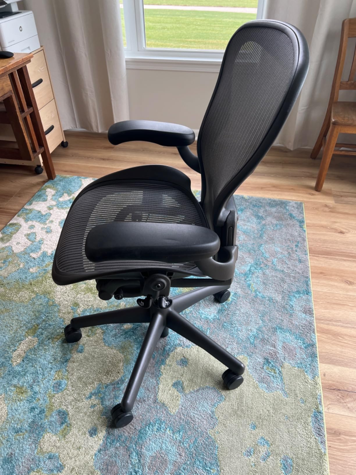 Herman Miller Classic Aeron Chair-Aluminum, Size B customer photo 1