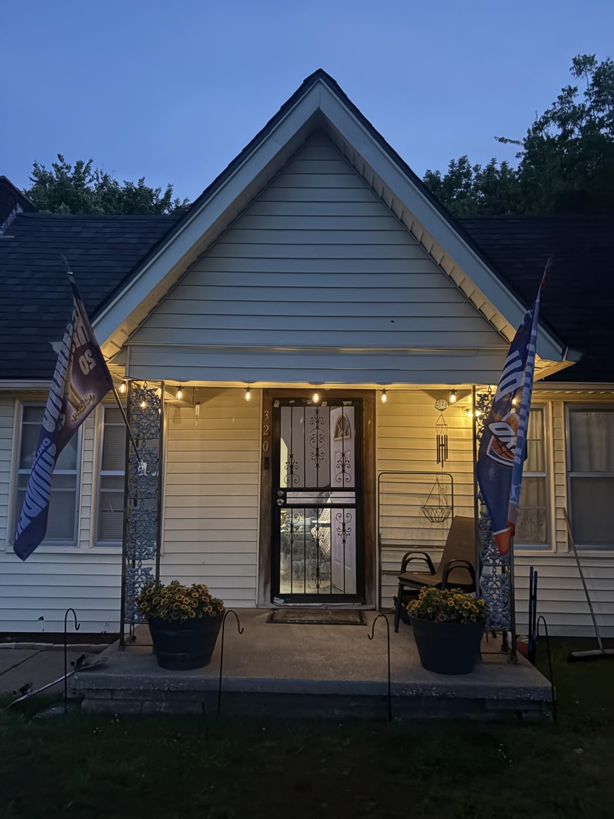 Brightech Ambience Pro Solar Powered Outdoor String Lights - 27 ft Commercial Grade Waterproof Edison Patio Lights, Shatterproof LED String Lights for Outside, Porch - 12 Bulbs, 1W Soft White customer photo 2