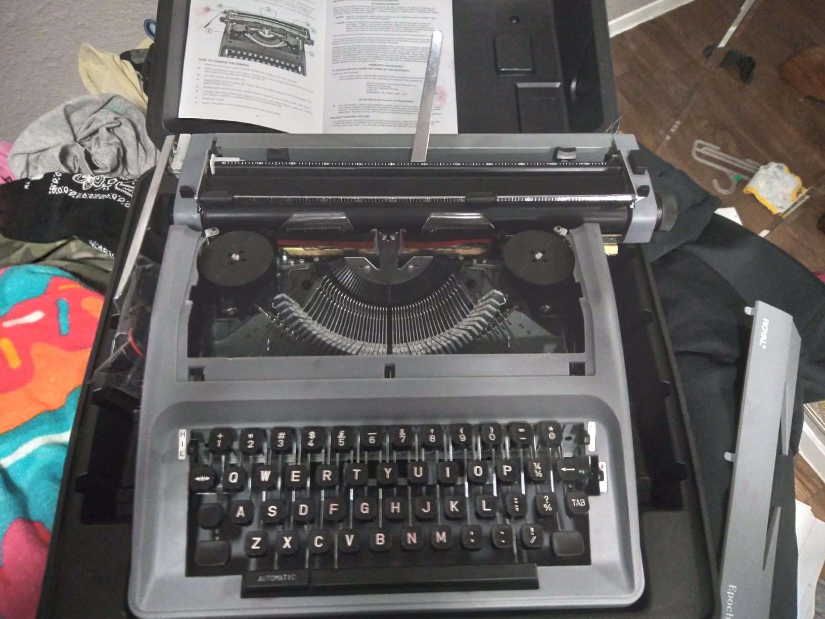 Epoch Classic Portable Manual Typewriter - Gray (ROY79103Y) customer photo 1