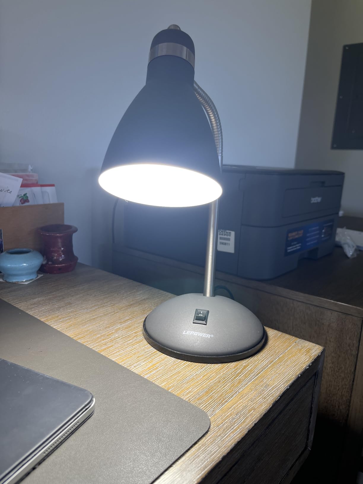 LEPOWER Metal Desk Lamp, Eye-Caring Table Lamp, Study Lamps with Flexible Goose Neck for Bedroom, Home Office (Matte Black) customer photo 1
