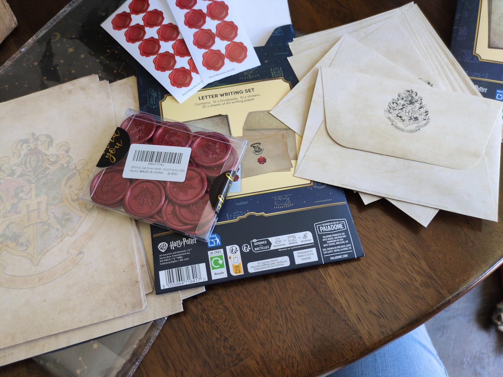 Paladone Hogwarts Acceptance Letter Writing Stationery Set - 10 Envelopes, 20 Sheets of Paper, and 10 Wax Seal Stickers in Kit - Officially Licensed Harry Potter Merchandise and Desk Accessories customer photo 1