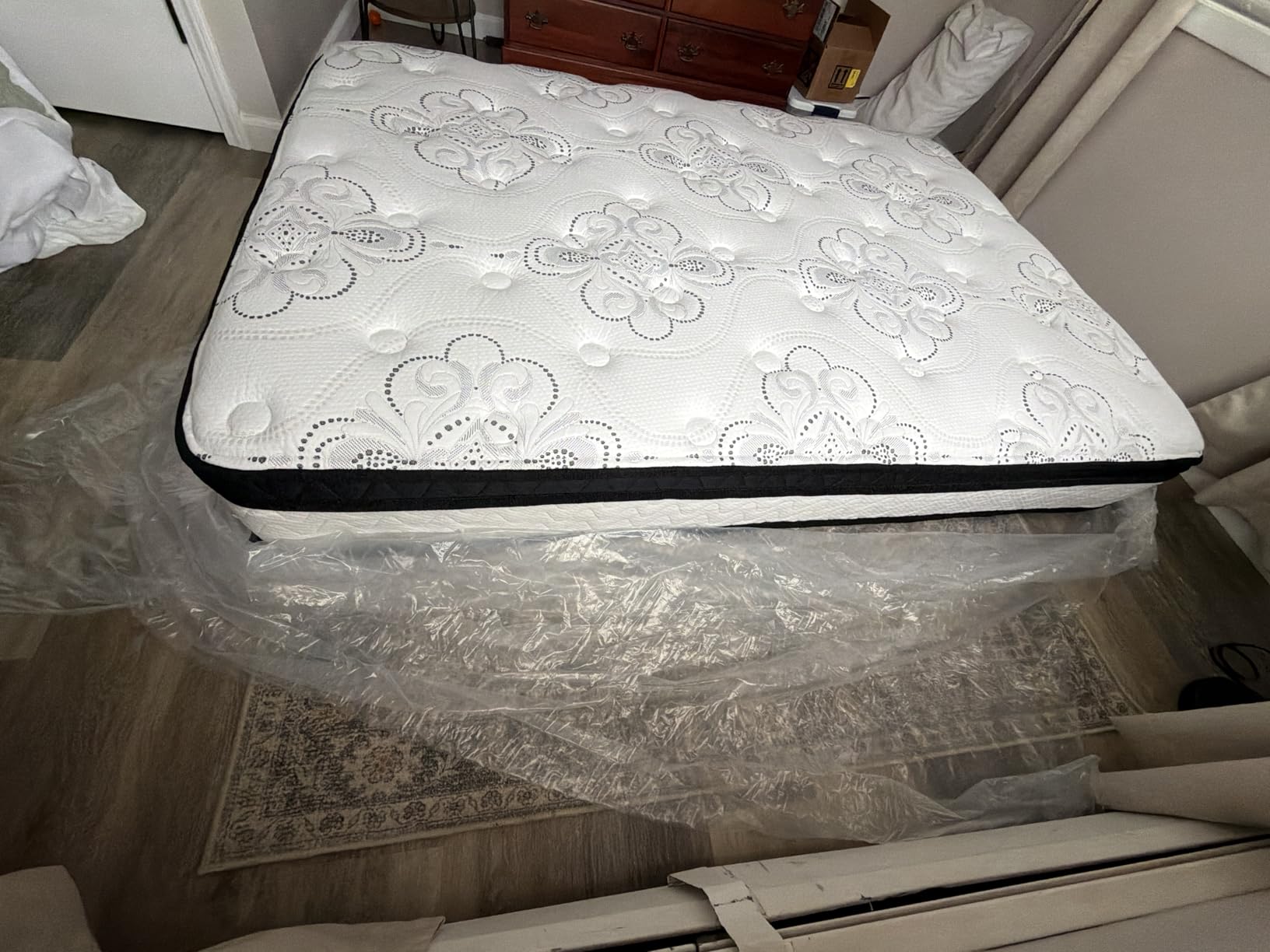 Signature Design by Ashley Twin Size Chime 10 Inch Medium Firm Hybrid Mattress with Cooling Gel Memory Foam, Fiberglass-Free customer photo 2