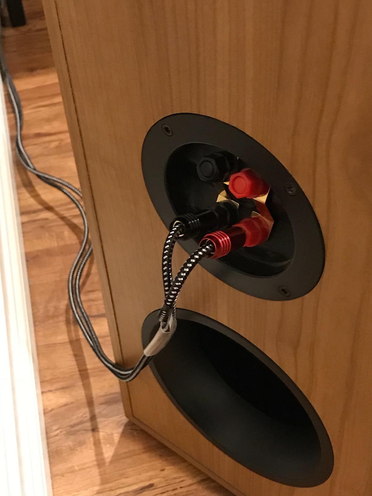 Monoprice Premium Braided Speaker Wire 14AWG with Gold Plated Banana Plug Connectors customer photo 2