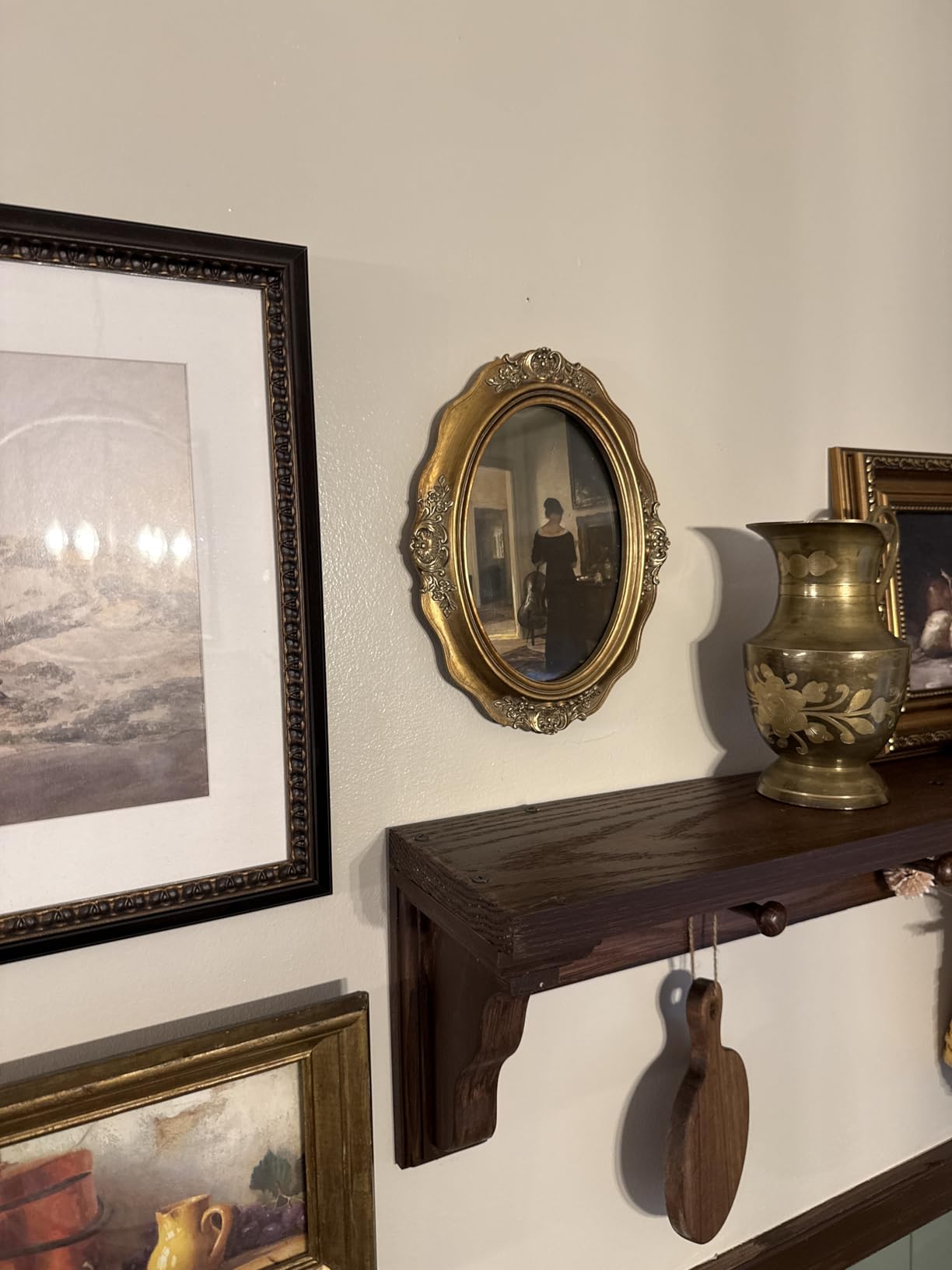 SIKOO Vintage Picture Frames 5x7 Oval Picture Frame Tabletop and Wall Mount Antique Picture Frame with High Definition Glass Front, Oval Wall Art, Bronze Gold customer photo 2