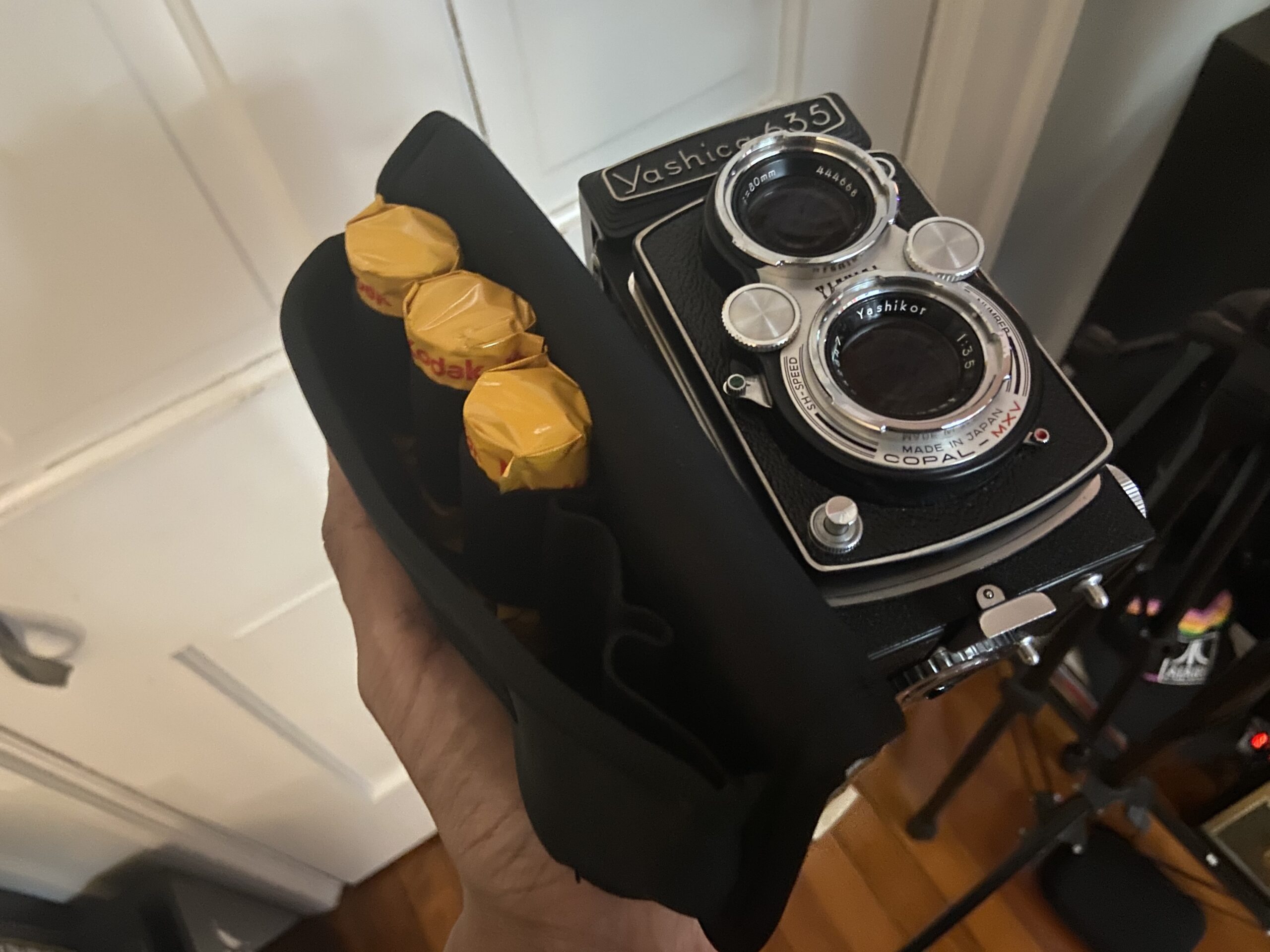 Camera Film 35mm 135 Roll Film Neoprene Storage Carrying Case Bag (Black) customer photo 1