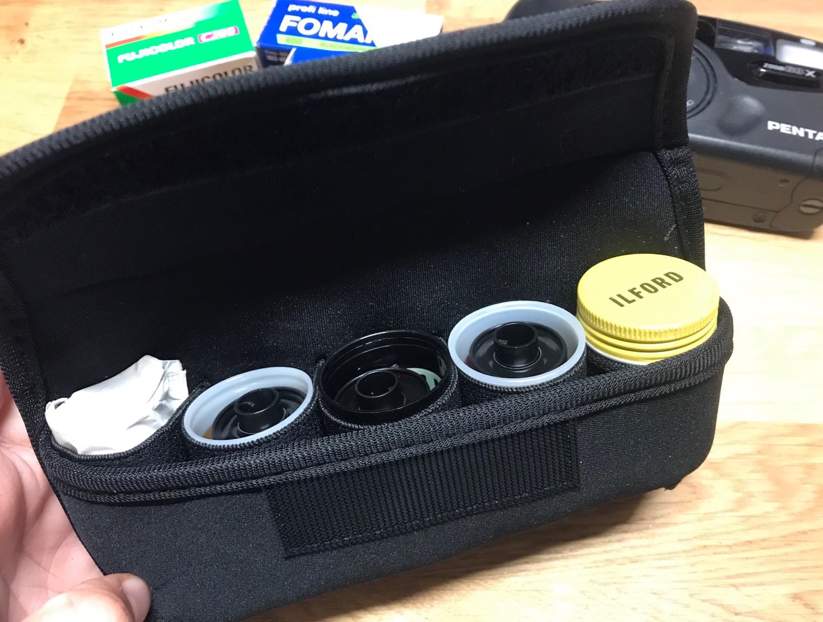 Camera Film 35mm 135 Roll Film Neoprene Storage Carrying Case Bag (Black) customer photo 2