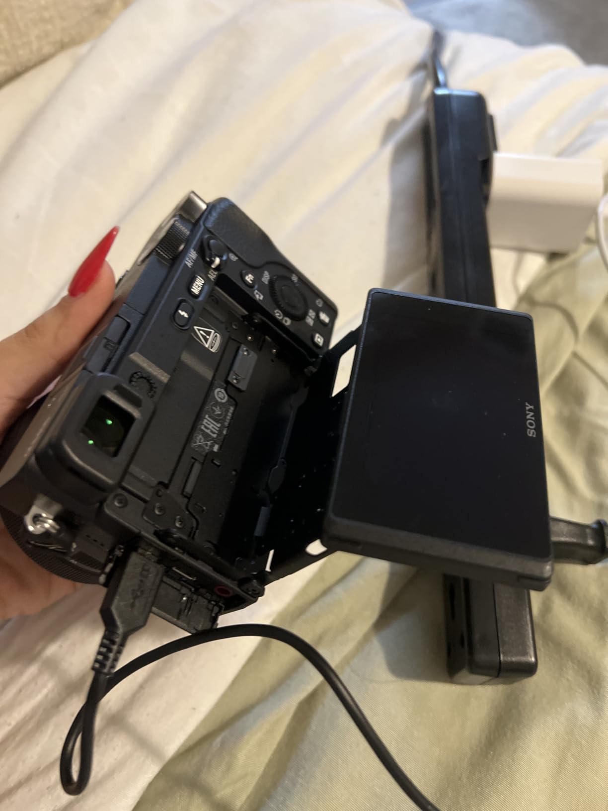 Sony Alpha a6400 Mirrorless Camera with 16-50mm Lens - 4K Video, Real-Time Eye AF customer photo 2