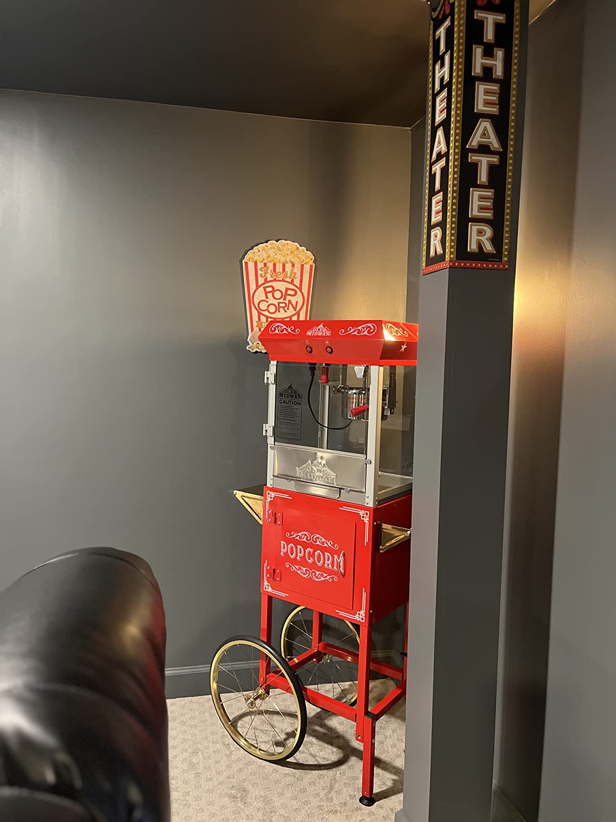 Olde Midway Vintage Style Popcorn Machine Maker Popper with Cart and 6-Ounce Kettle - Red customer photo 1