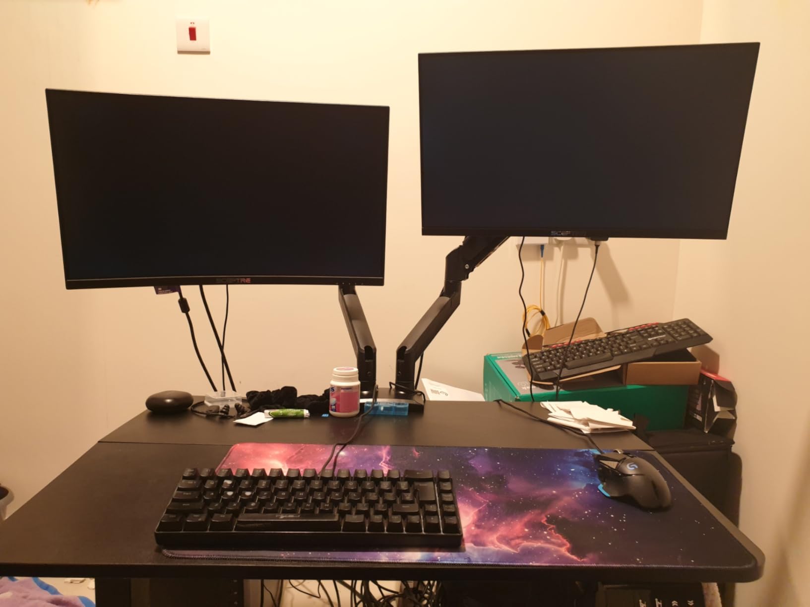 WALI Ultrawide Single Monitor Arm for 13-49 Inch Heavy Duty Curved Screens, up to 44 Lbs, Adjustable Single Monitor Desk Mount with C-Clamp, Grommet Base, 75/100mm VESA (GSM001XL), Black customer photo 1