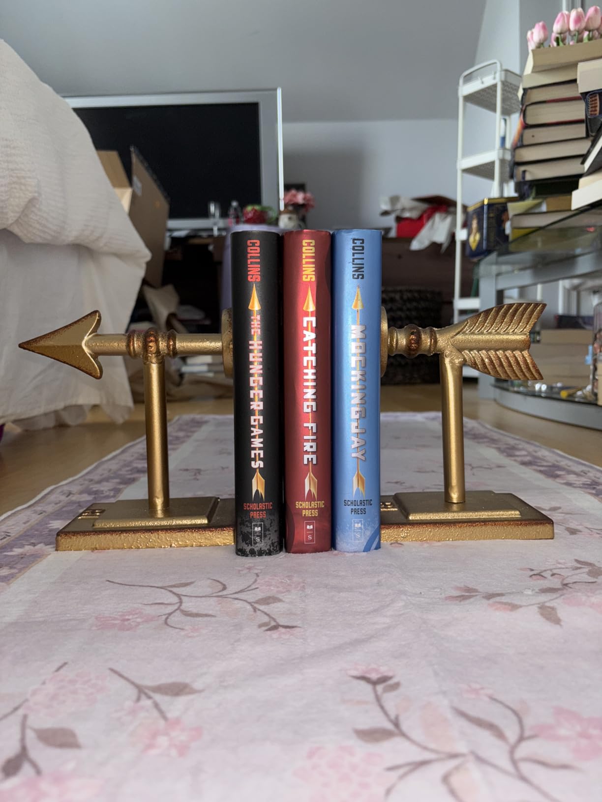 Creative Co-Op Decorative Cast Metal Arrow Bookends, Gold, Set of 2 Pieces customer photo 1