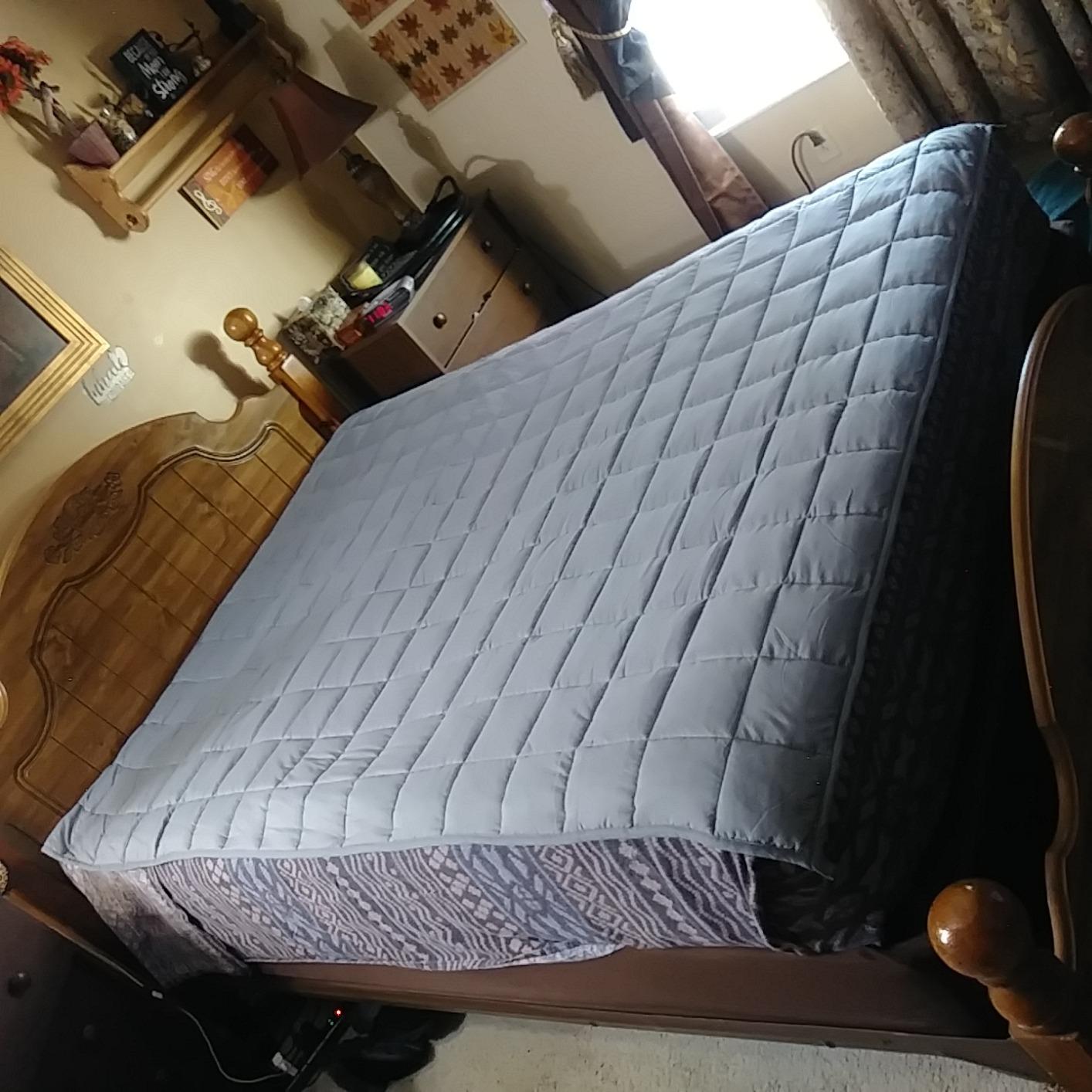Waowoo Adult Weighted Blanket Queen Size (15lbs 60x80) Heavy Blanket with Premium Glass Beads, Dark Grey customer photo 1