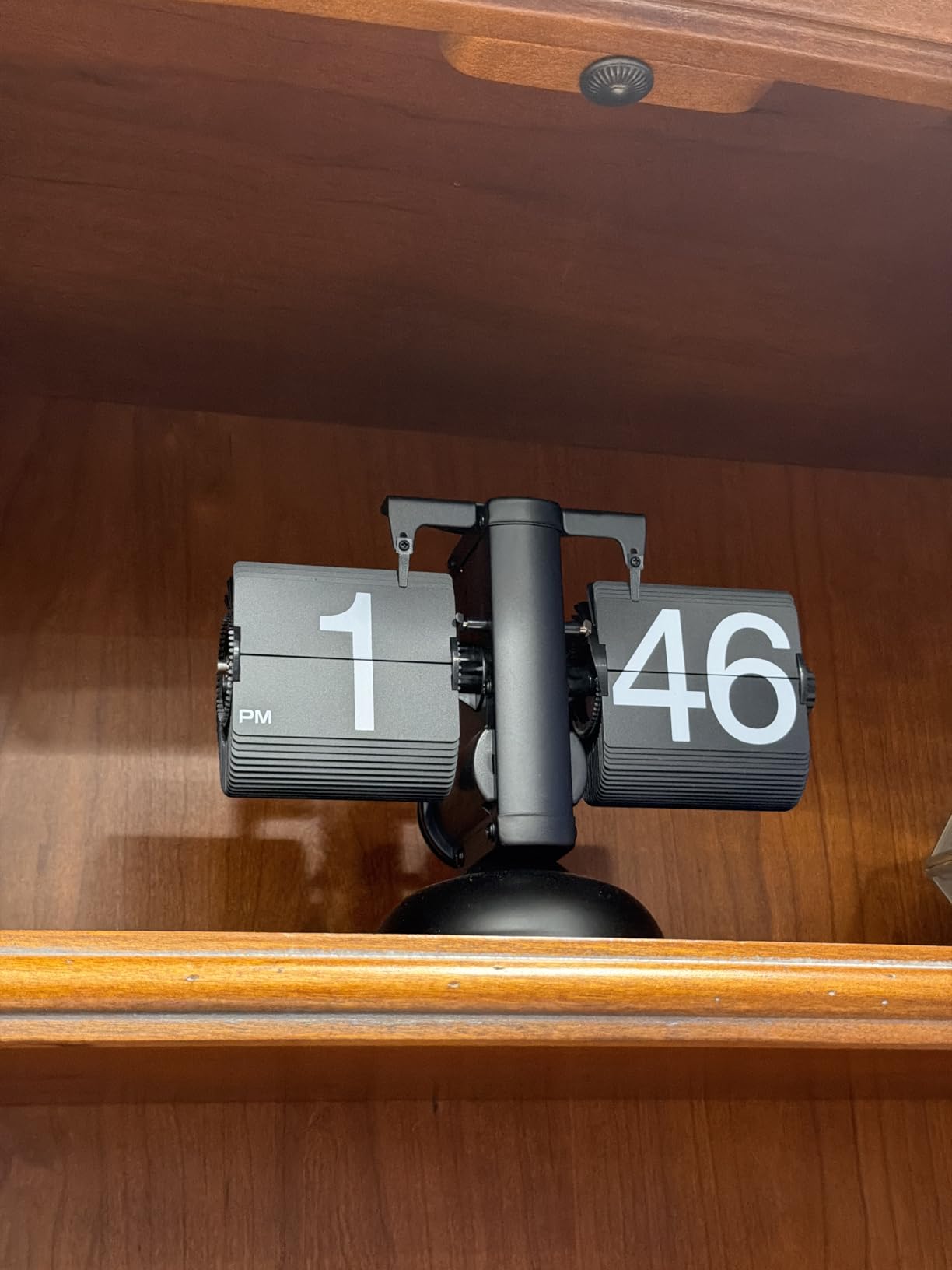 mooas Flip Desk Clock (Black), Retro Vintage Design Auto Flip Desk/Table Clock Large Number Battery Powered Internal Gear Operated Home Décor customer photo 2