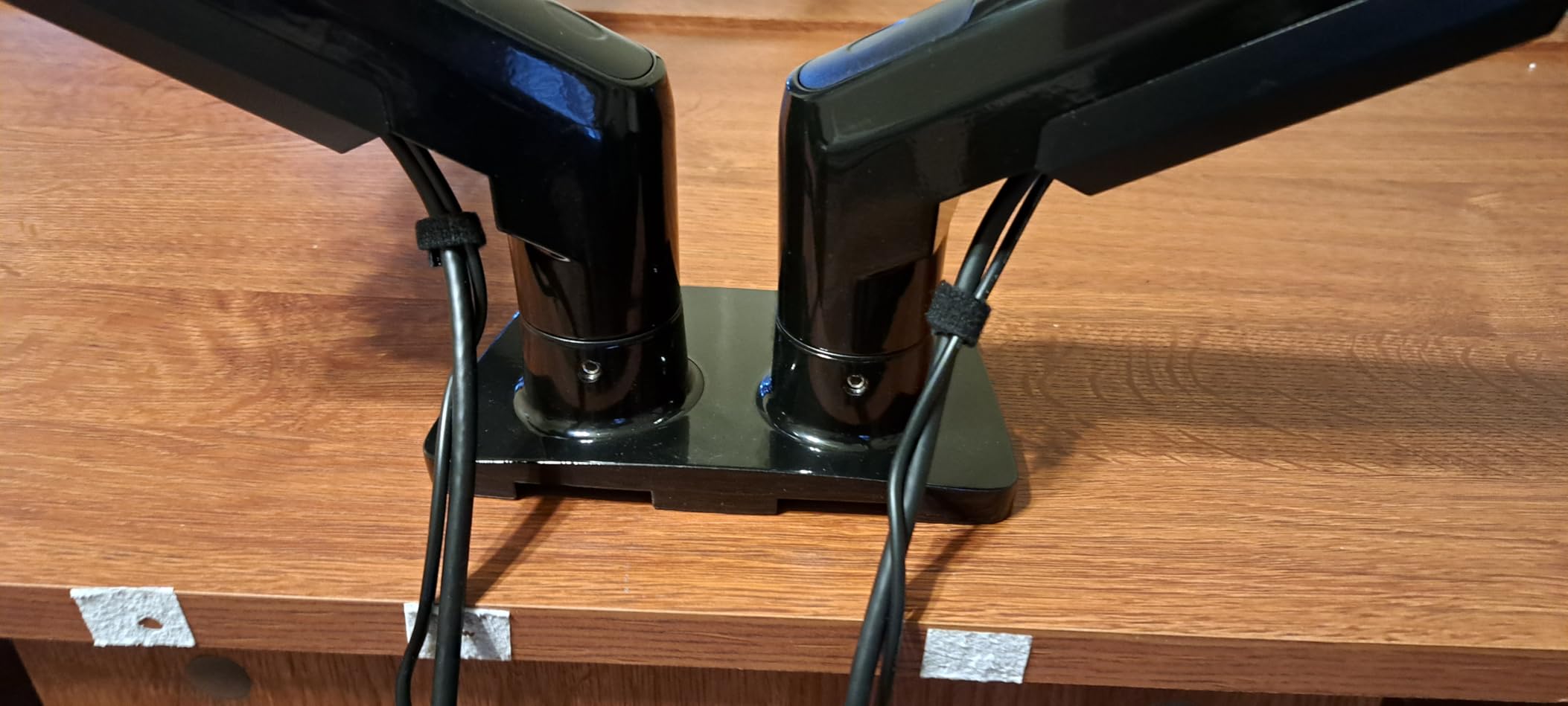 HUANUO FlowLift Dual Monitor Stand, Fully Adjustable Gaming Monitor Desk Mount for 13-32 Inch Computer Screens, Full Motion VESA 75x75/100x100 with C-Clamp & Grommet Base, Each Arm Holds 4.4 to 19.8 lbs customer photo 1
