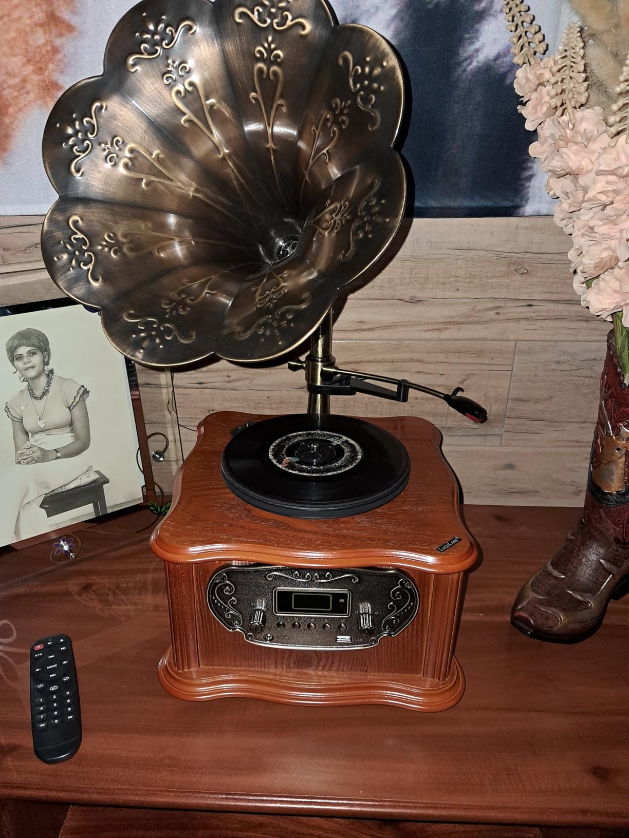 Record Player Retro Turntable All in One Vintage Phonograph Nostalgic Gramophone for LP with Copper Horn, Built-in Speaker 3.5mm Aux-in/USB customer photo 1