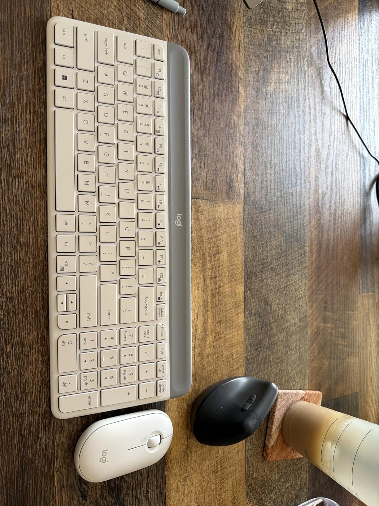 Logitech MK470 Slim Wireless Keyboard and Mouse Combo - Modern Compact Layout, Ultra Quiet, 2.4 GHz USB Receiver, Plug n' Play Connectivity, Compatible with Windows - Graphite customer photo 1