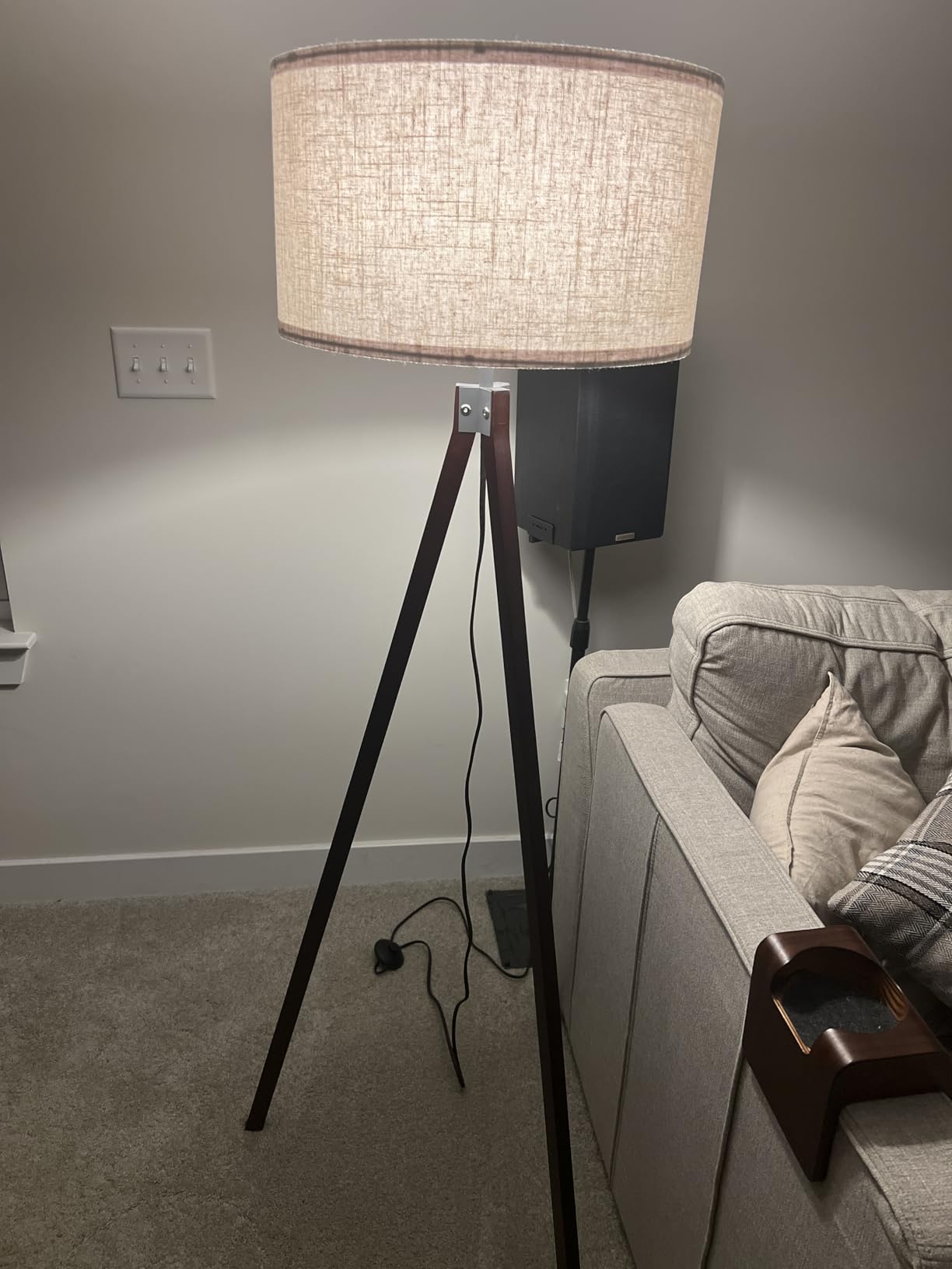 LEPOWER Wood Tripod Floor Lamp, Mid Century Standing Lamp, Modern Design Studying Light for Living Room, Bedroom, Study Room and Office, Flaxen Lamp Shade with E26 Base Walnut customer photo 1