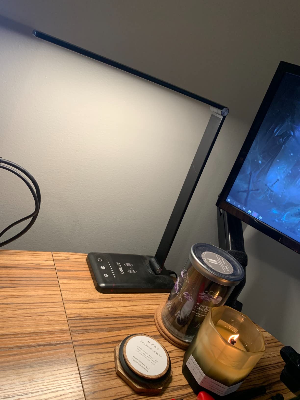 AFROG 8-in-1 LED Desk Lamp with 10W Fast Wireless Charger, USB Charging Port, Desk Lamps for Home Office, 5 Color Mode 7 Brightness Desk Light Night Light, 40Min Timer, Reading Table Lamp for Bedroom customer photo 2