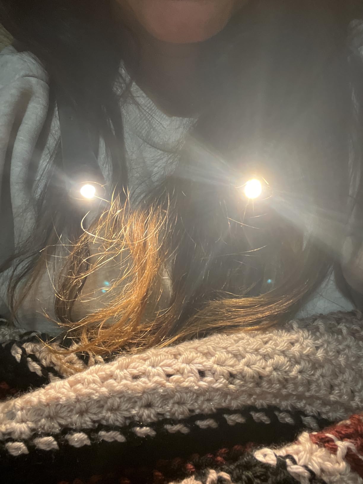 Glocusent Book Light, 3-Color & 6-Brightness Reading Light, Bendable Neck Light, 80-hr Lasting Rechargeable Book Light, Perfect Reading Lights for Books in Bed, Knitting, Repairing, Book Lovers Gifts customer photo 2