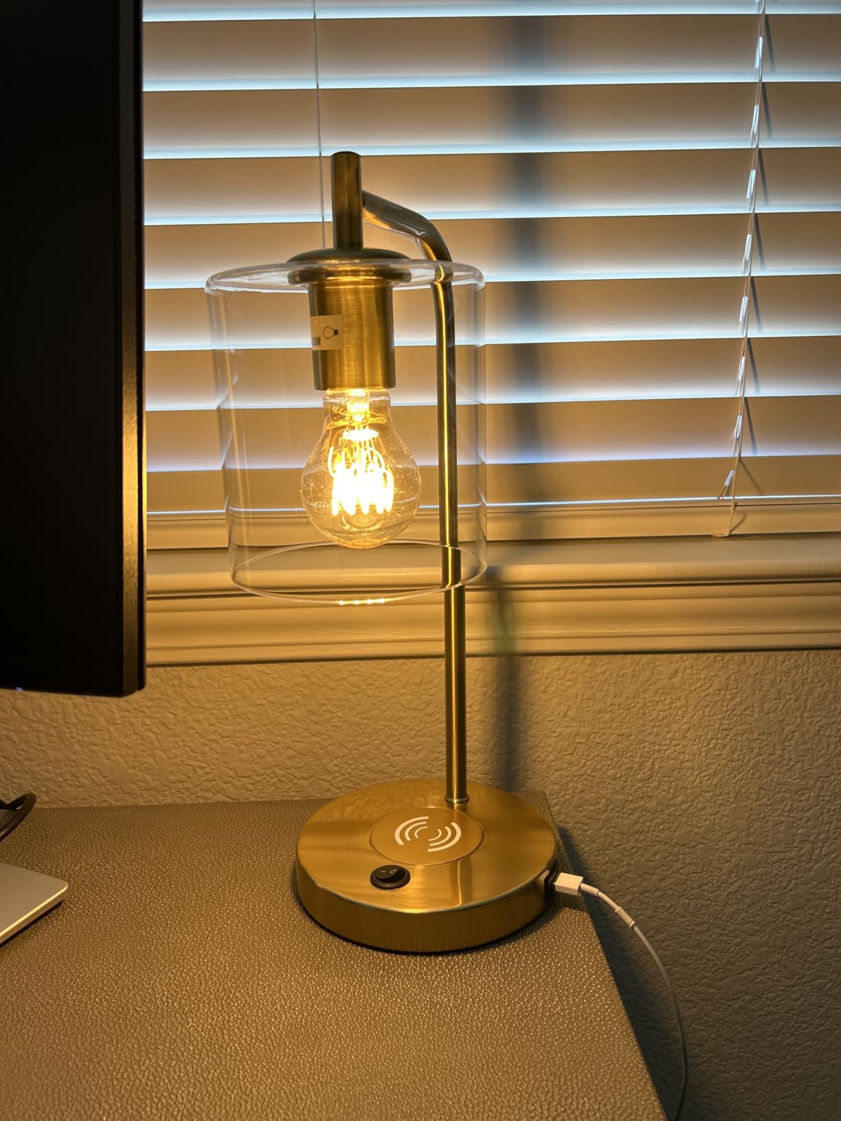 Brightech Elizabeth Table Lamp with Wireless Charging Pad and USB Port, Bedside Reading Lamp, Vintage Brass Gold Desk Lamp, Nightstand Lamp with LED Bulb for Bedroom, Living Room, Office customer photo 1