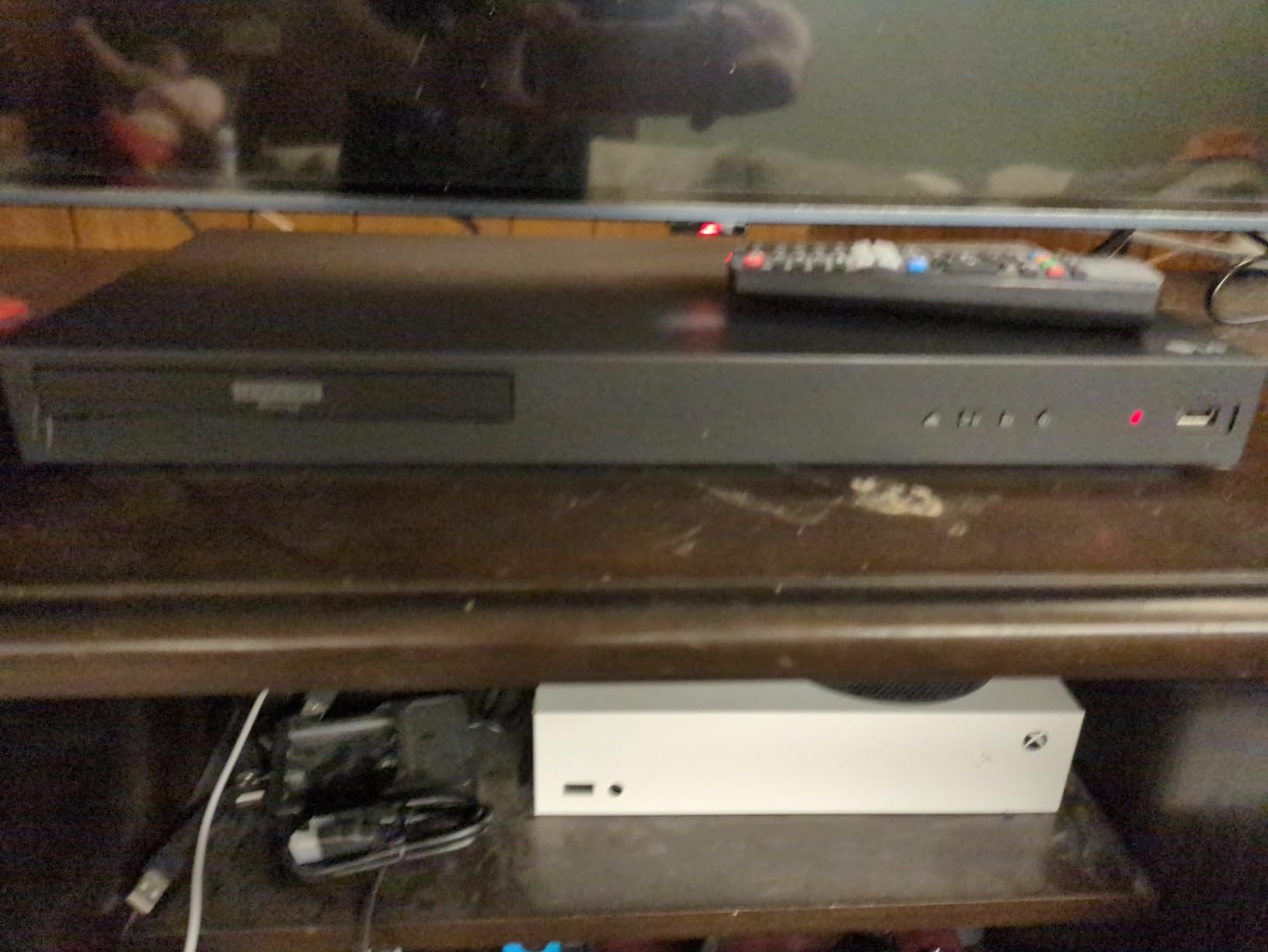 LG UBKM9 Streaming Ultra-HD Blu-Ray Player with Streaming Services and Built-in Wi-Fi (Renewed) customer photo 1