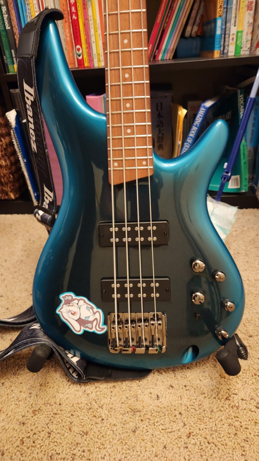 Ibanez Standard SR300E Bass Guitar, Cerulean Aura Burst customer photo 1