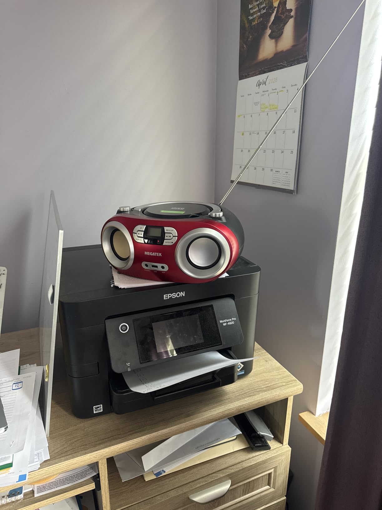 MEGATEK Portable CD Player Boombox with FM Radio, Bluetooth, USB Port, AUX Input, and Headphone Jack - CD-R/CD-RW/MP3-CD Compatible, Clear Stereo Sound, Backlit LCD Display - Black customer photo 2