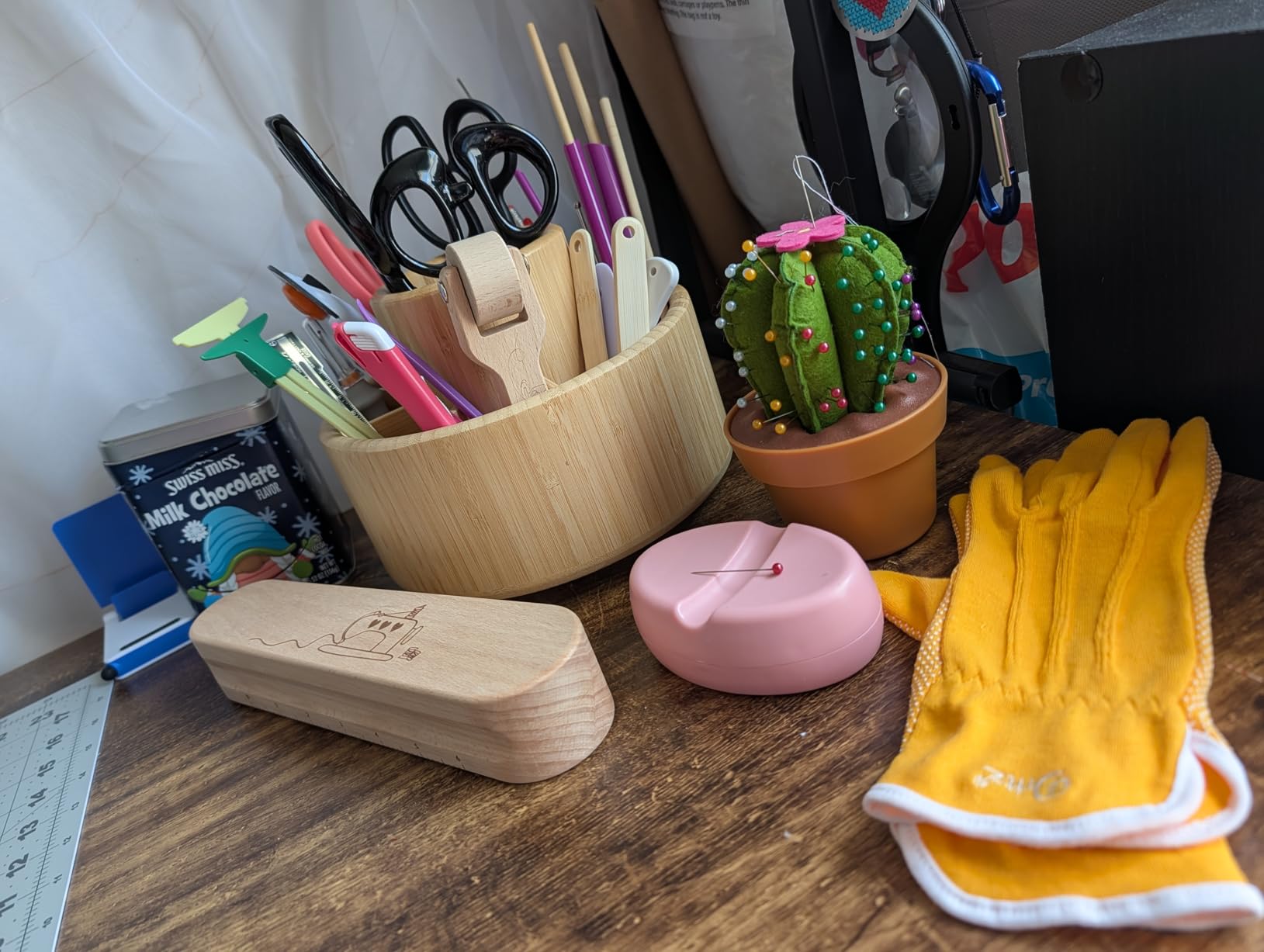 Utoplike Bamboo Rotating Art Supply Desk Organizer, Pencil Holder Organizer, Desktop Storage Caddy for Pen, Colored Pencil, Crayon, Paint Brushes, Art Studio&Office customer photo 2
