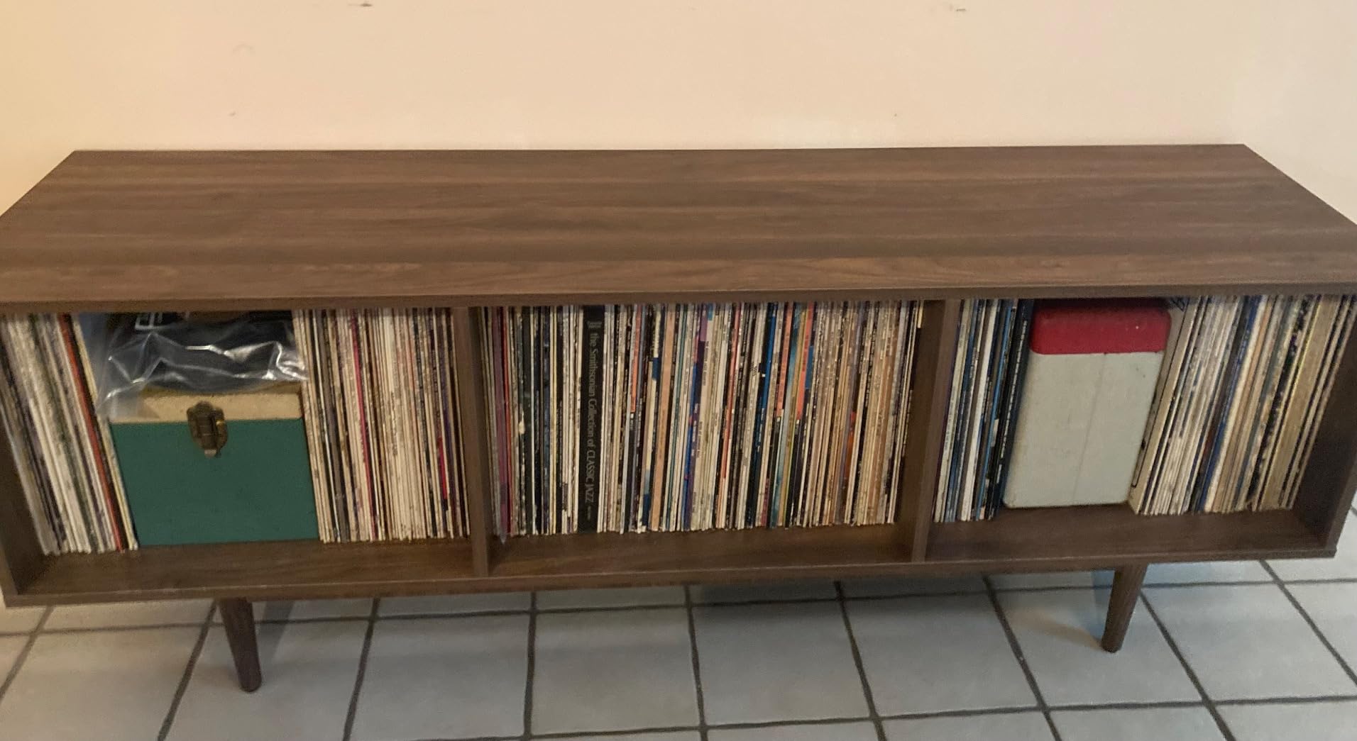 Crosley Furniture Liam Medium Vinyl Record Storage TV Stand and Entertainment Center, Media Console, Walnut customer photo 1
