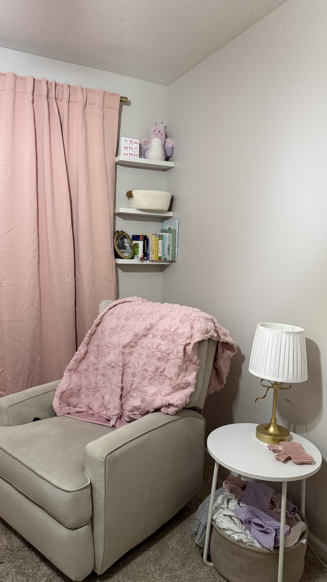 AMADA HOMEFURNISHING Floating Shelves, Wall Shelves for Bathroom/Living Room/Bedroom/Kitchen Decor, White Shelves with Invisible Brackets Set of 3 - AMFS08 customer photo 2