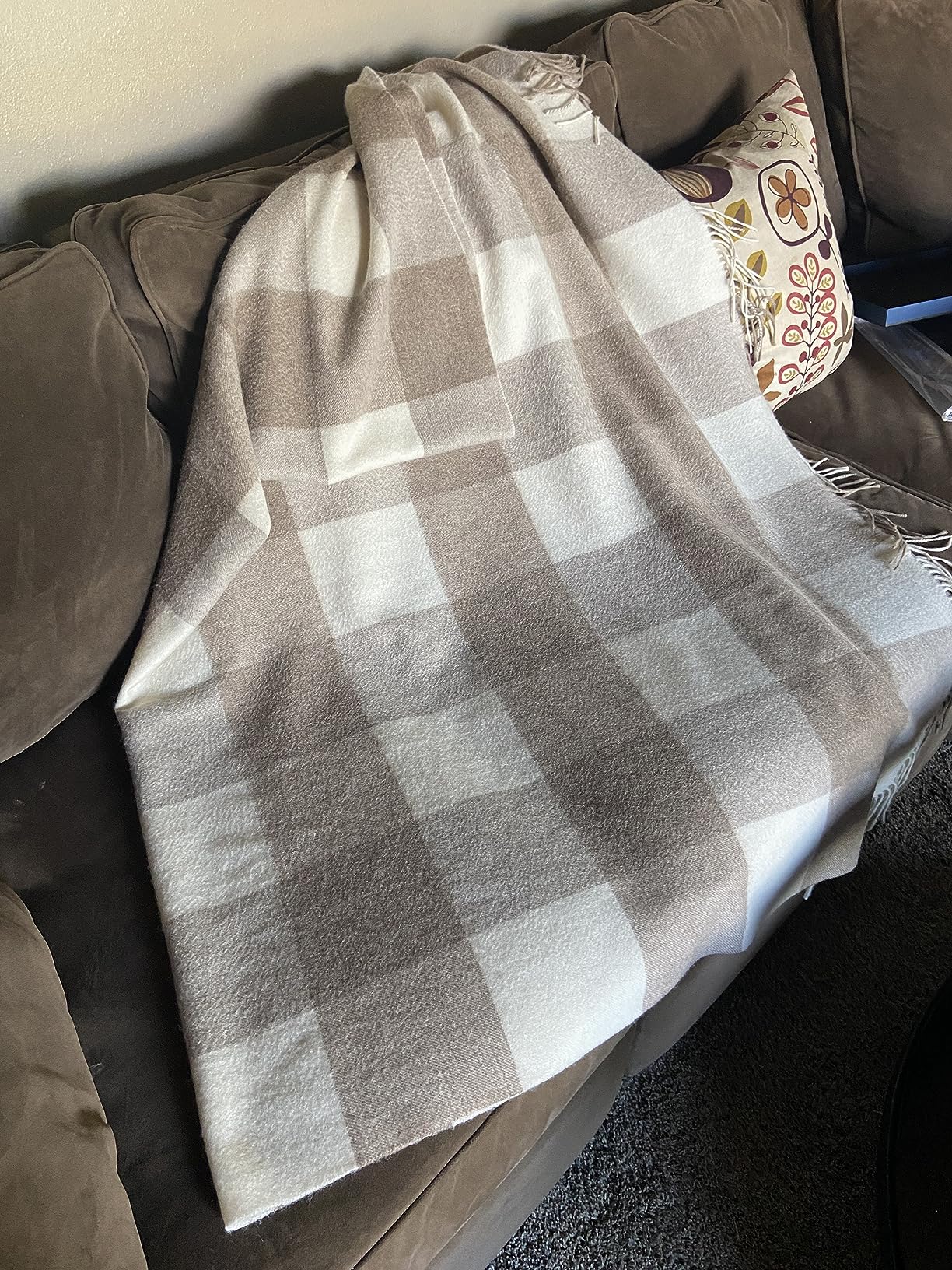 EP Mode 100% Pure Cashmere Throw Blanket for Sofa, Classic Design with Gift Box customer photo 2