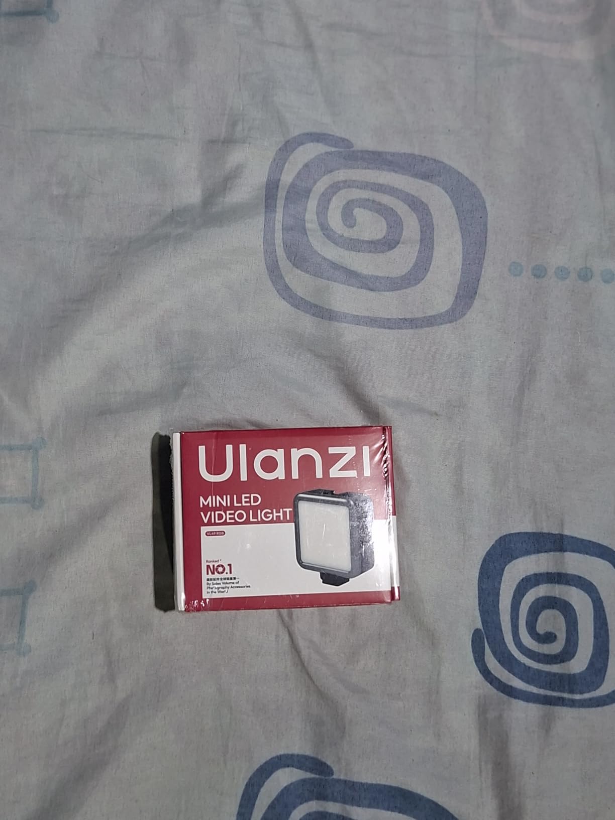 ULANZI VL49 RGB Video Lights, LED Camera Light 360° Full Color Portable Photography Lighting w 3 Cold Shoe, 2000mAh Rechargeable CRI 95+ 2500-9000K Dimmable Panel Lamp Support Magnetic Attraction customer photo 2